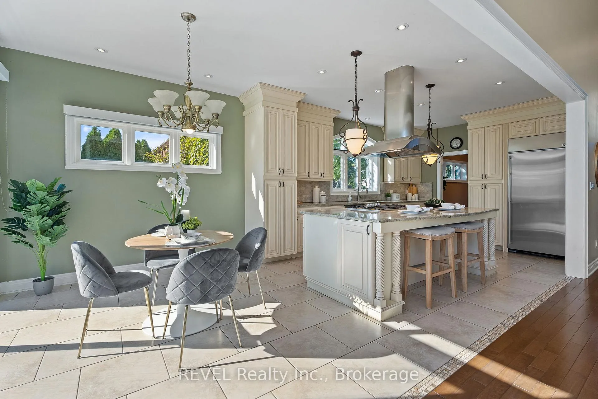Photo 18 of 6718 Domenic Crescent, Niagara Falls, Stamford — HOMEH
