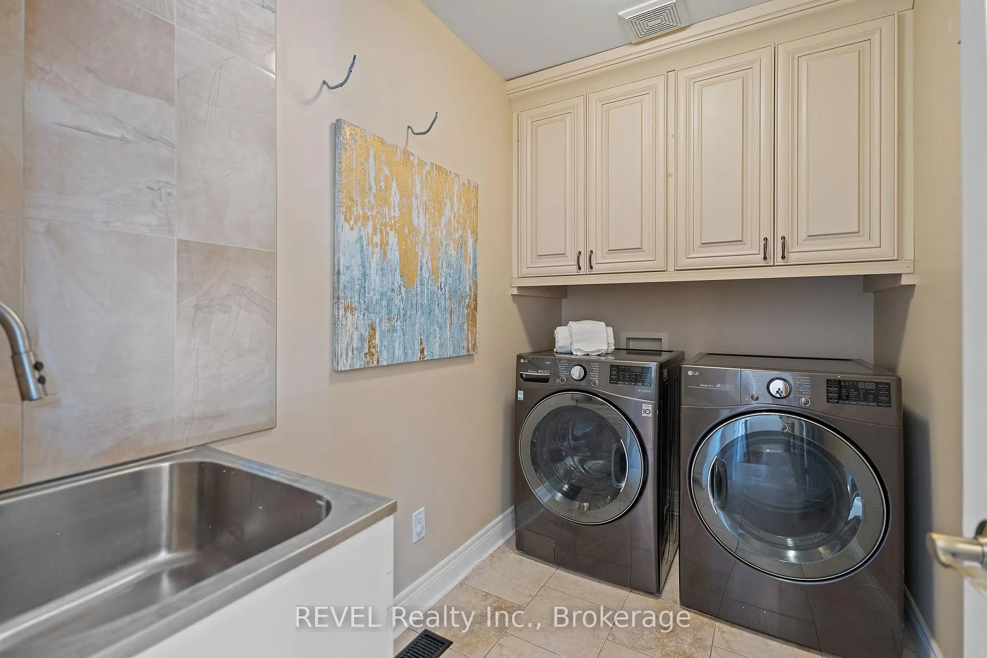 Photo 30 of 6718 Domenic Crescent, Niagara Falls, Stamford — HOMEH