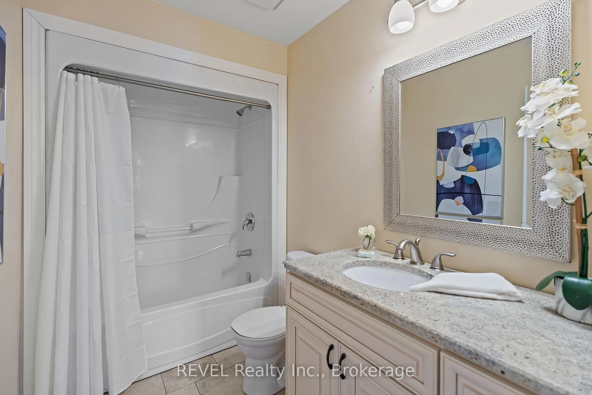 Photo 35 of 6718 Domenic Crescent, Niagara Falls, Stamford — HOMEH