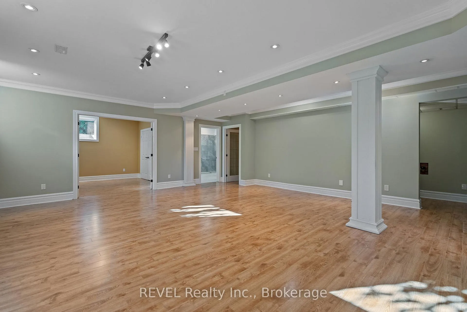 Photo 37 of 6718 Domenic Crescent, Niagara Falls, Stamford — HOMEH