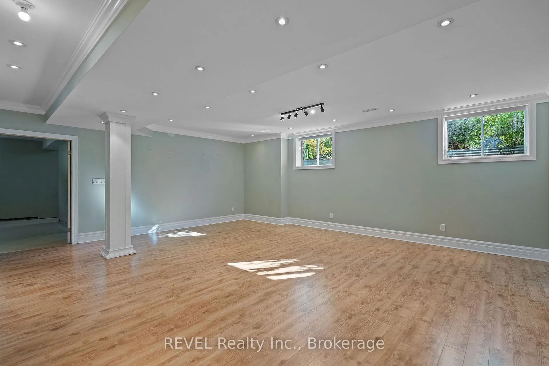 Photo 38 of 6718 Domenic Crescent, Niagara Falls, Stamford — HOMEH