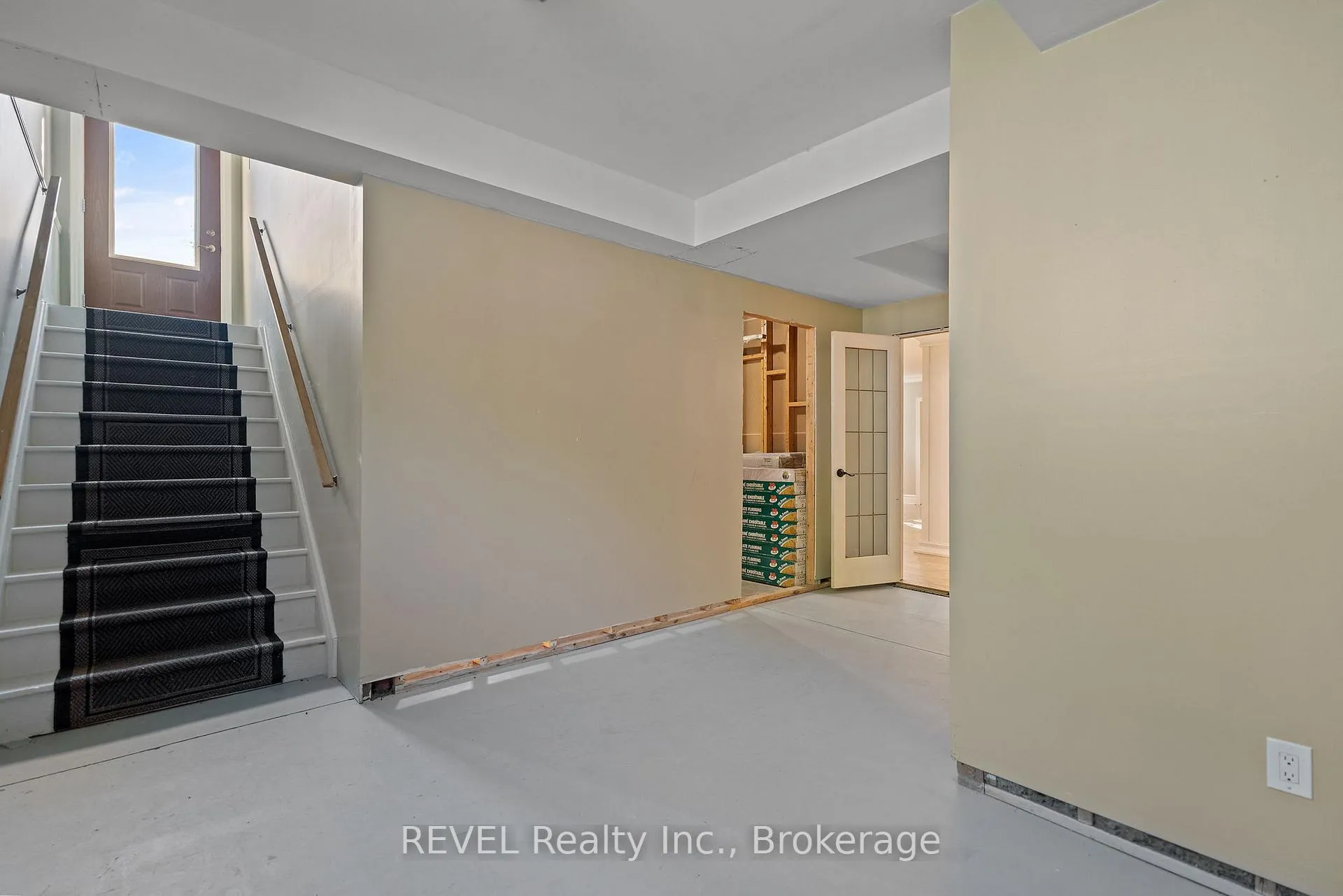 Photo 39 of 6718 Domenic Crescent, Niagara Falls, Stamford — HOMEH