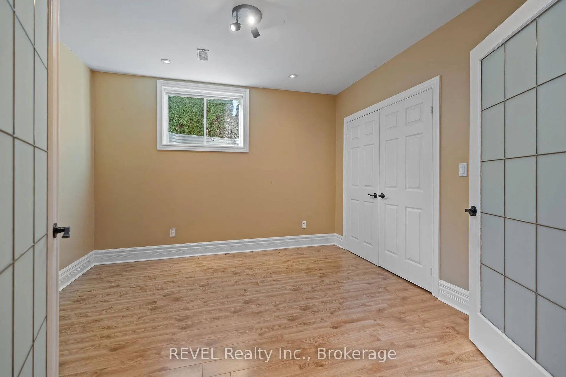 Photo 42 of 6718 Domenic Crescent, Niagara Falls, Stamford — HOMEH