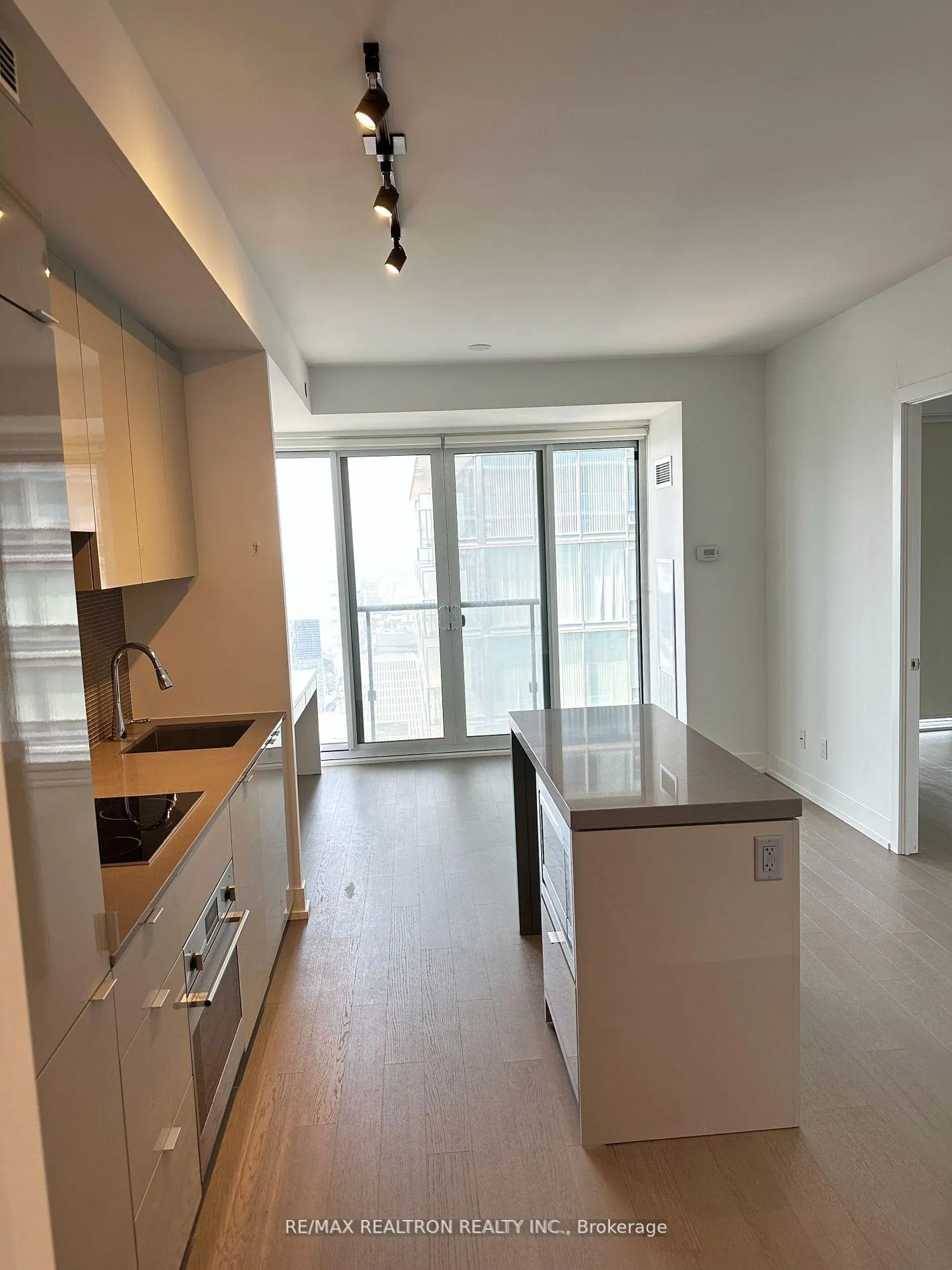 Photo 4 of Unit #4313, 7 Grenville Street, Toronto, Bay Street Corridor — HOMEH