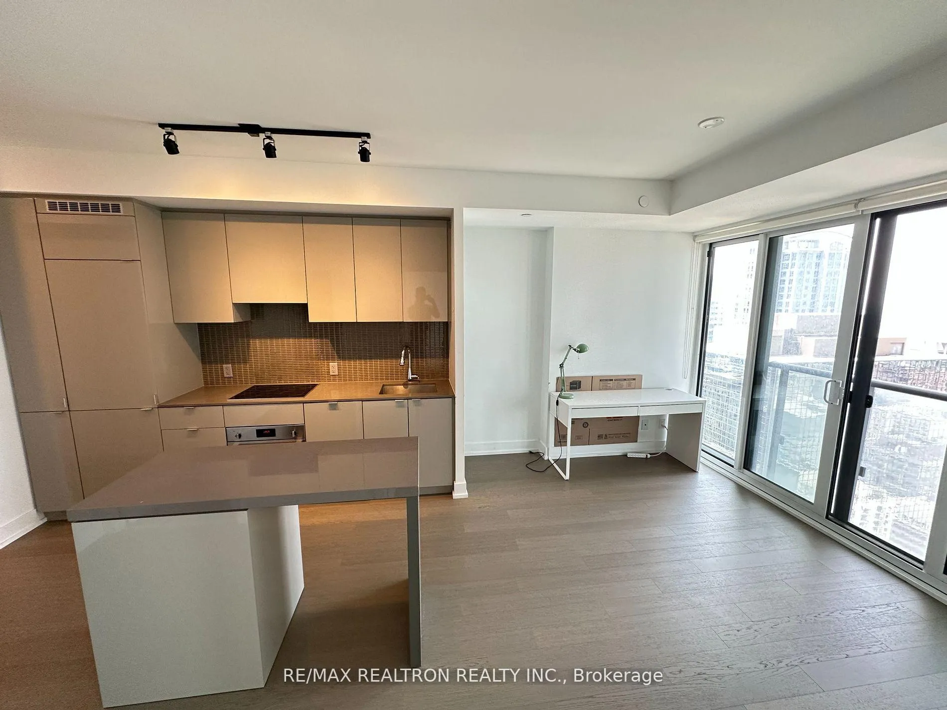 Photo 5 of Unit #4313, 7 Grenville Street, Toronto, Bay Street Corridor — HOMEH