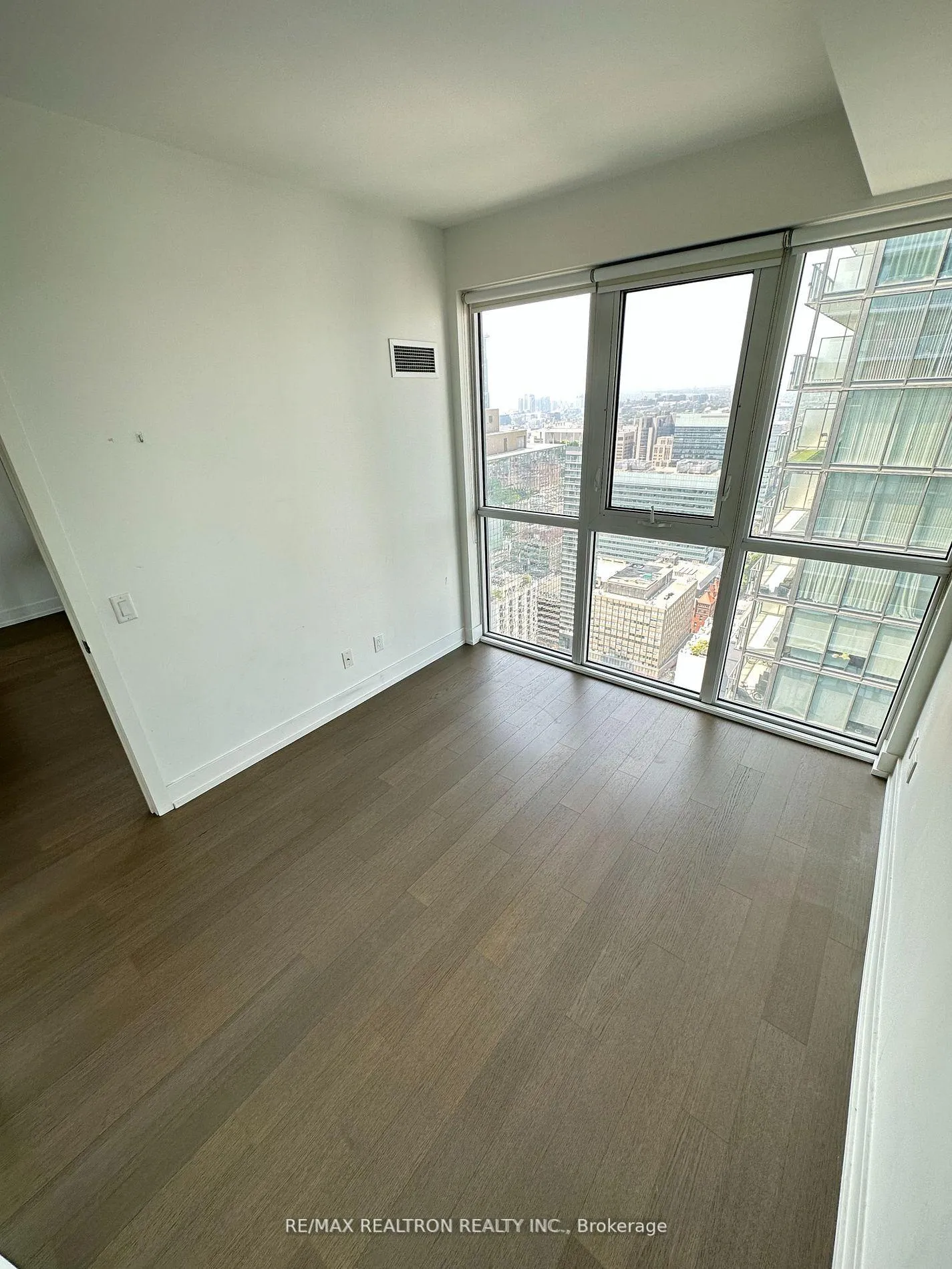 Photo 6 of Unit #4313, 7 Grenville Street, Toronto, Bay Street Corridor — HOMEH
