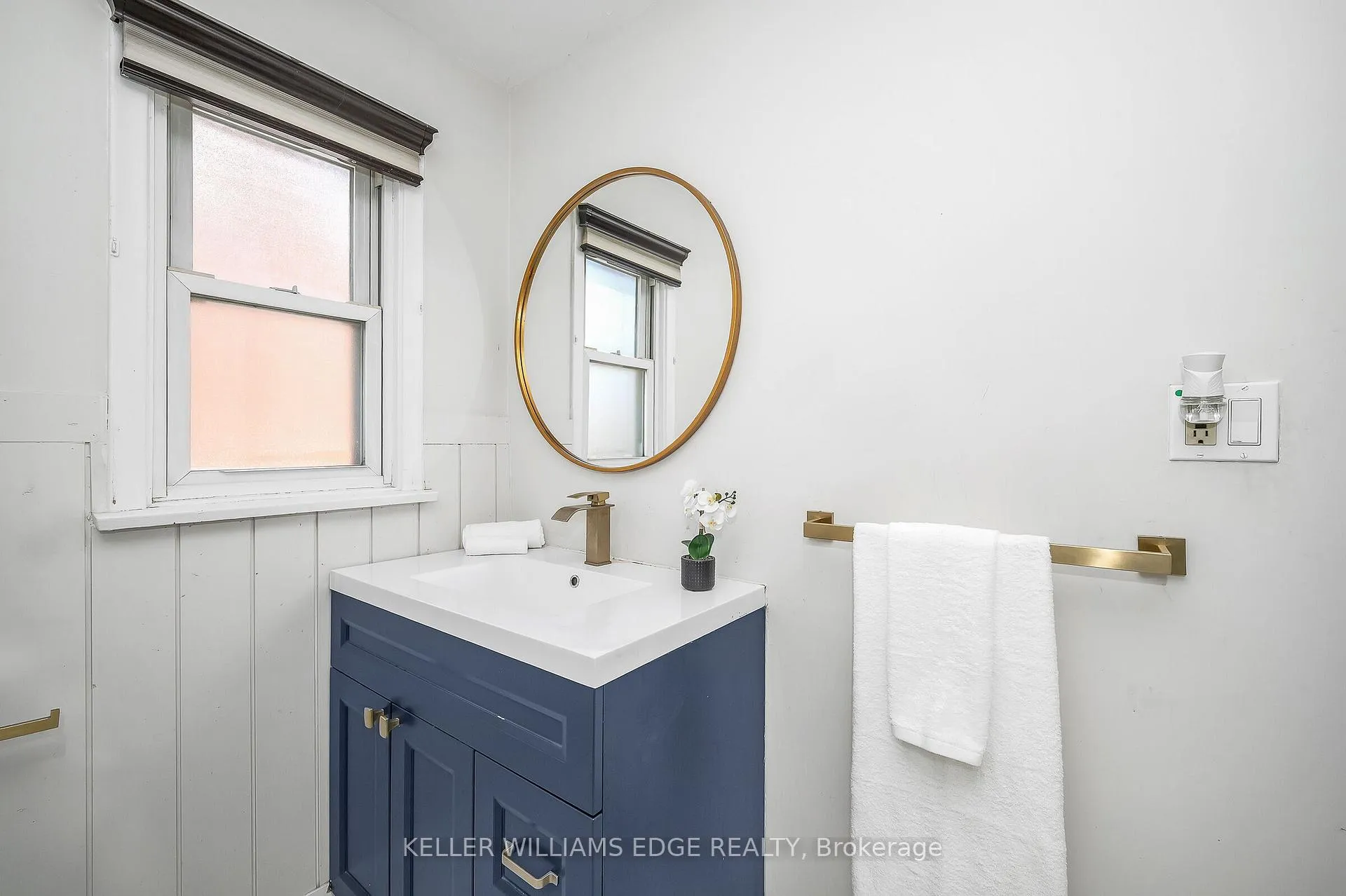 Photo 11 of 60 West 1st Street, Hamilton, Bonnington — HOMEH