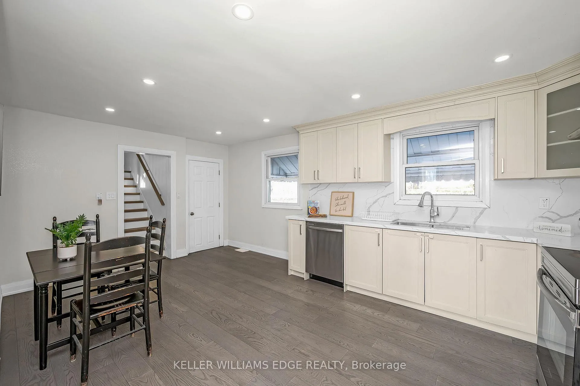 Photo 17 of 60 West 1st Street, Hamilton, Bonnington — HOMEH