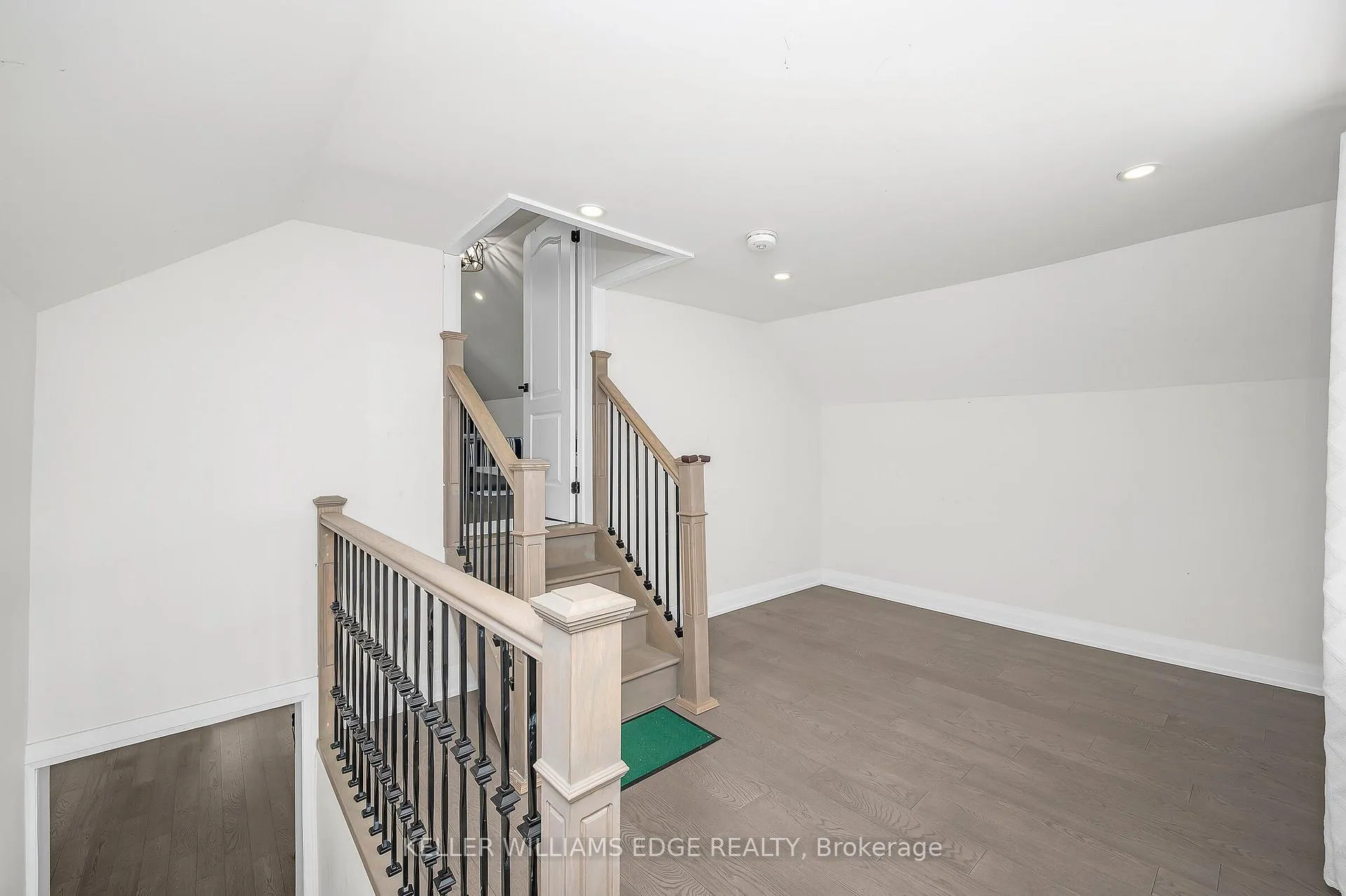 Photo 21 of 60 West 1st Street, Hamilton, Bonnington — HOMEH