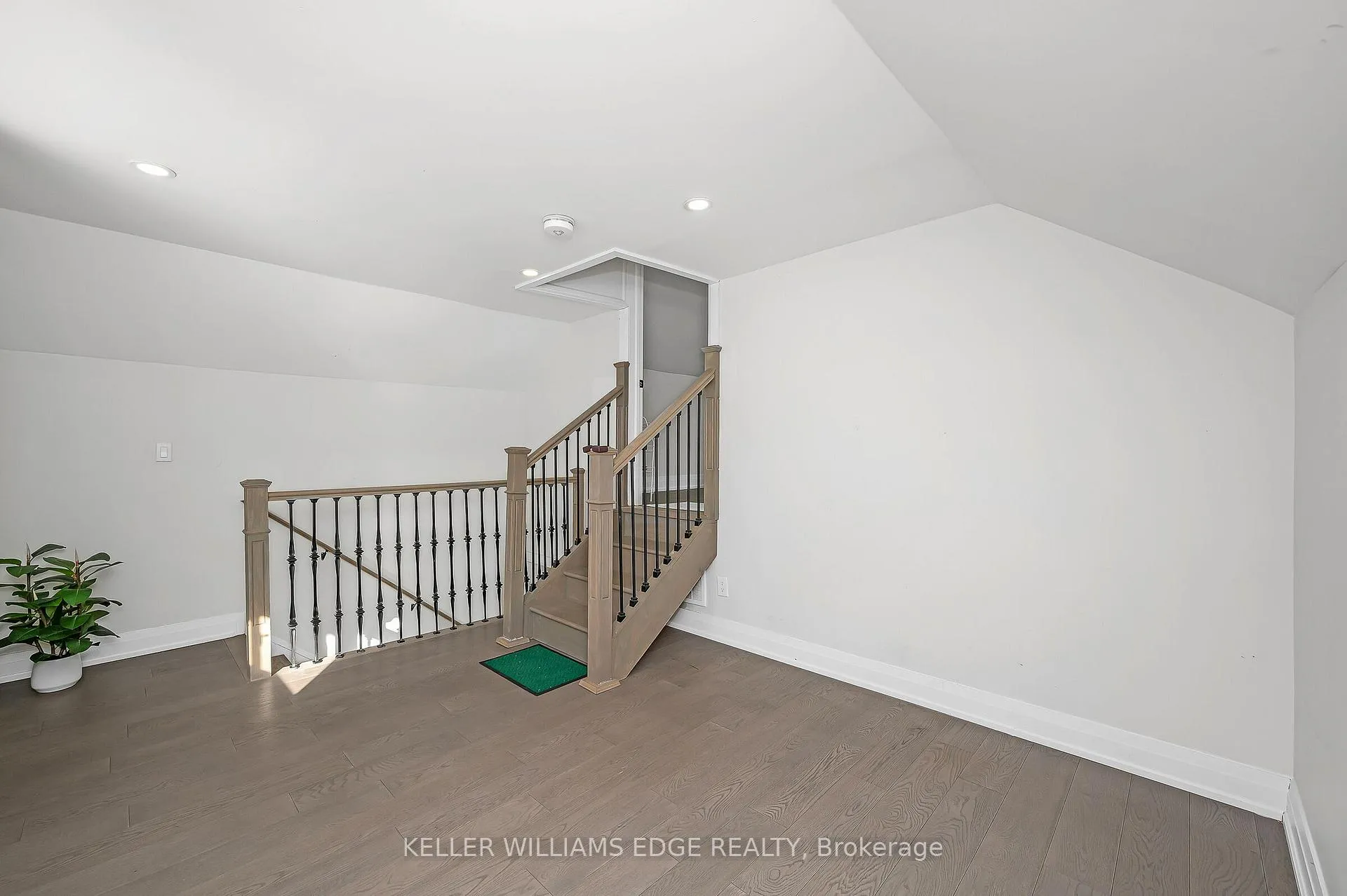 Photo 22 of 60 West 1st Street, Hamilton, Bonnington — HOMEH