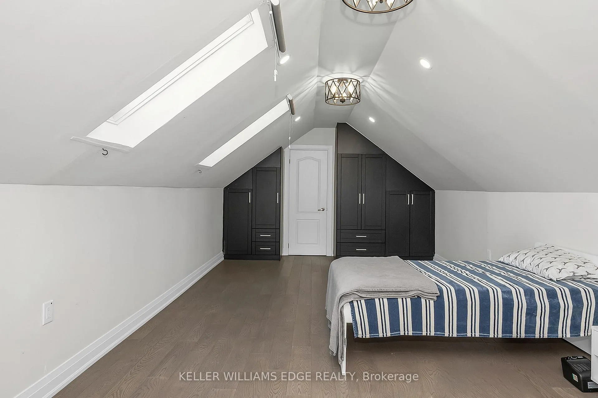 Photo 24 of 60 West 1st Street, Hamilton, Bonnington — HOMEH