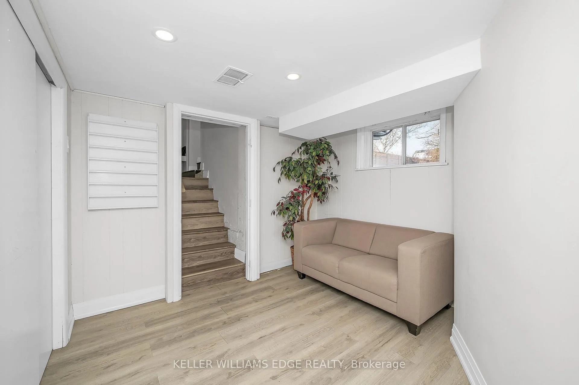 Photo 30 of 60 West 1st Street, Hamilton, Bonnington — HOMEH