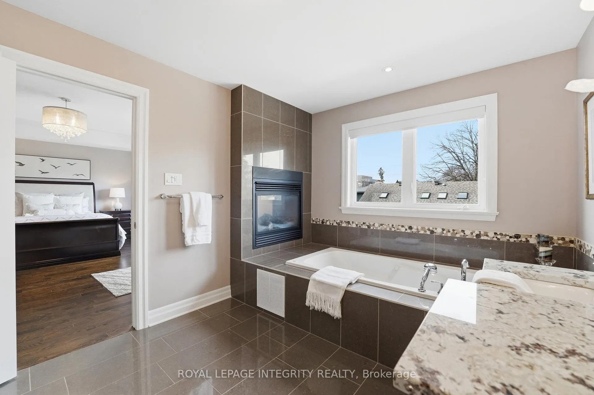 Photo 17 of 476 Ancaster Avenue, Ottawa, Woodroffe — HOMEH