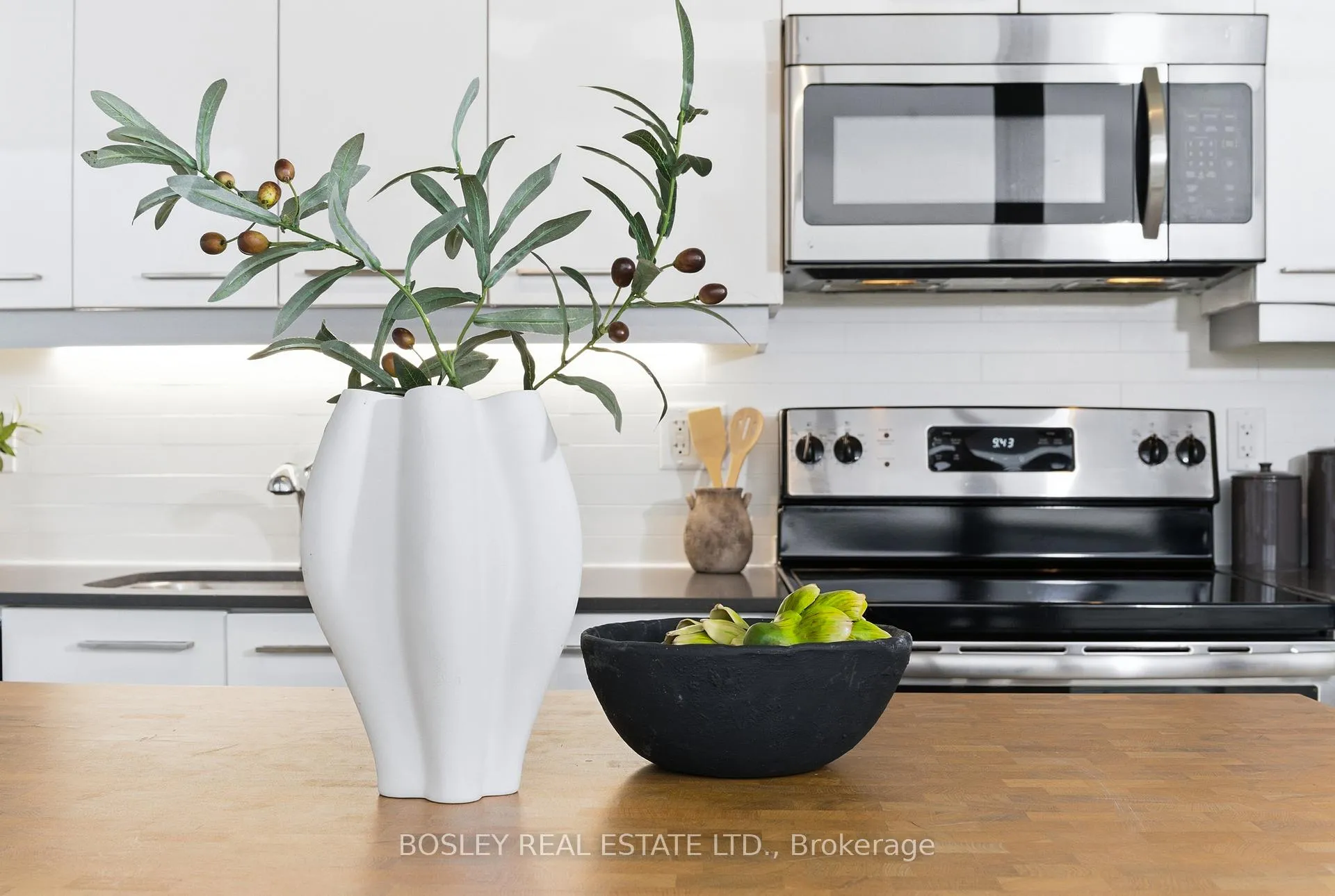 Photo 9 of Unit 708, 630 Queen Street E, Toronto, South Riverdale — HOMEH
