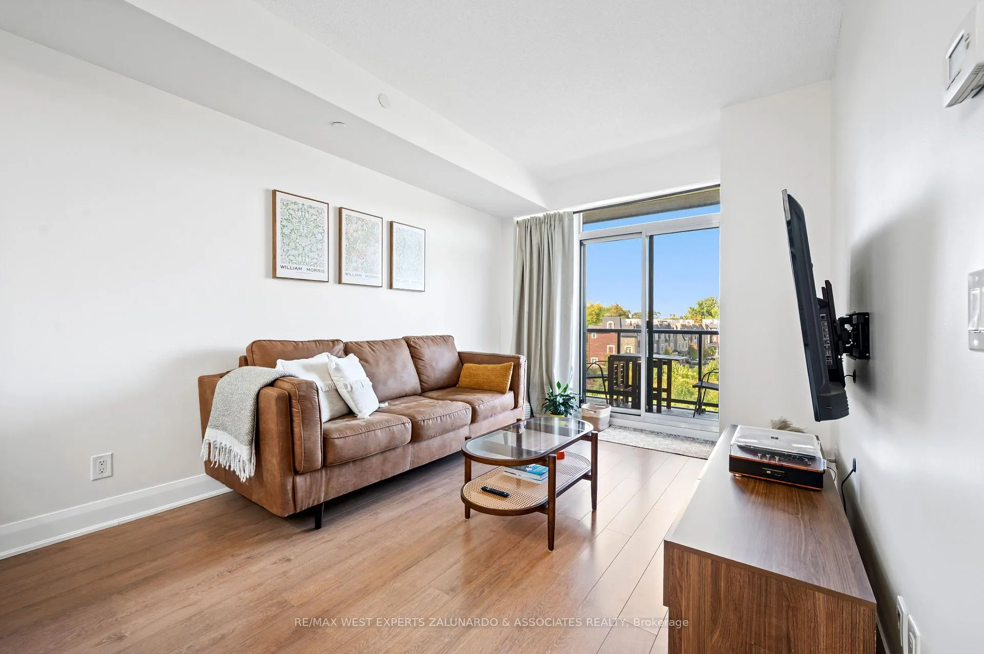Photo 10 of Unit 412, 4700 Highway 7 Road, Vaughan, East Woodbridge — HOMEH