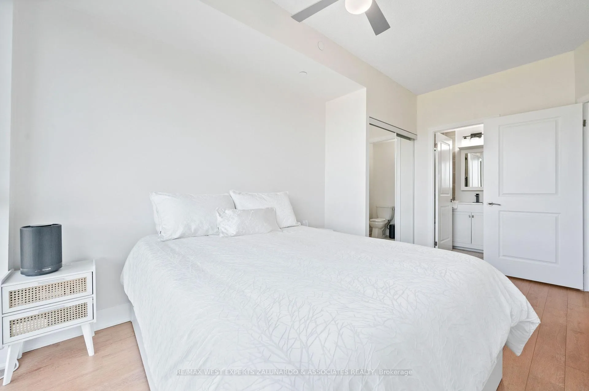 Photo 18 of Unit 412, 4700 Highway 7 Road, Vaughan, East Woodbridge — HOMEH