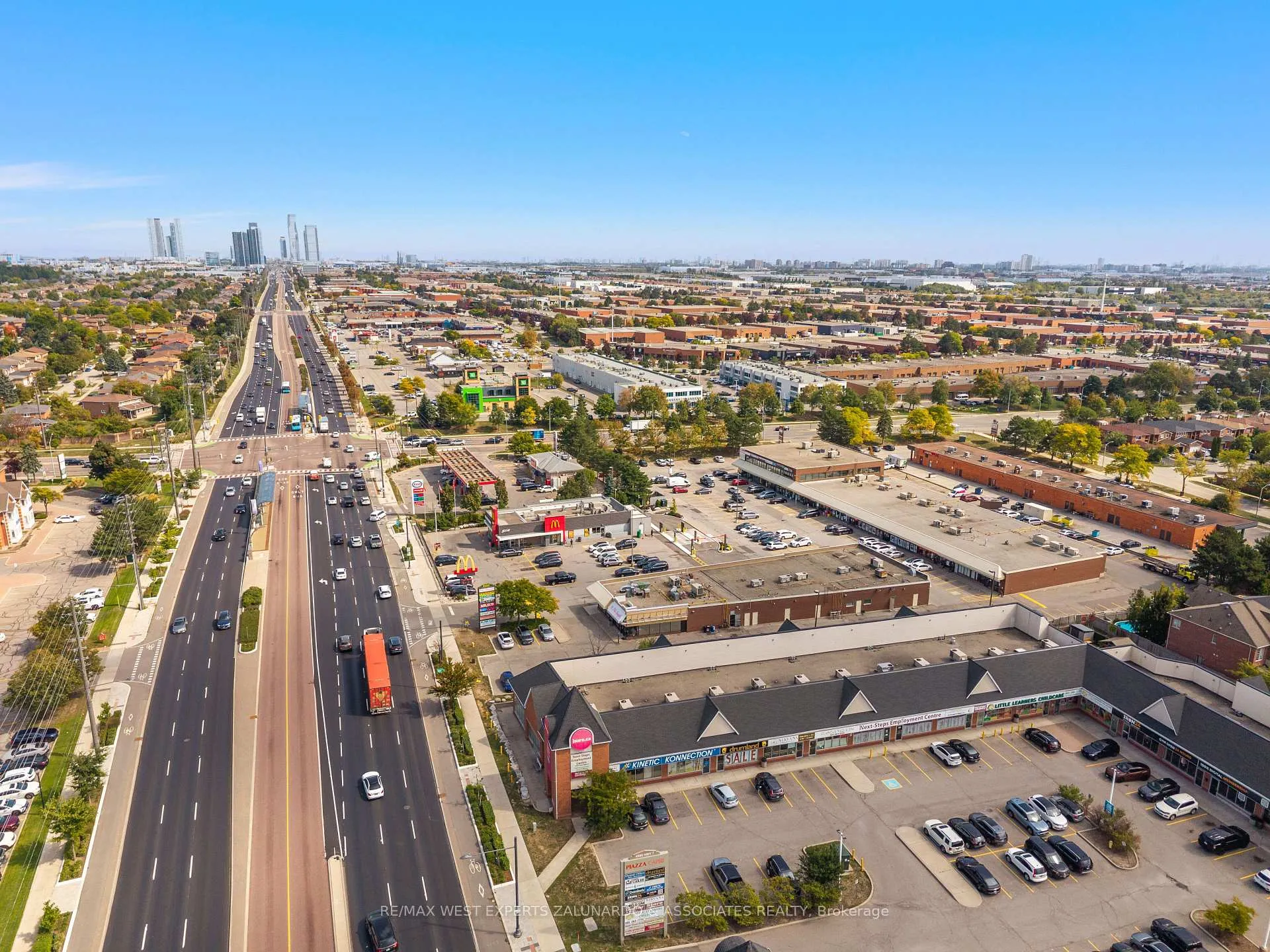 Photo 32 of Unit 412, 4700 Highway 7 Road, Vaughan, East Woodbridge — HOMEH