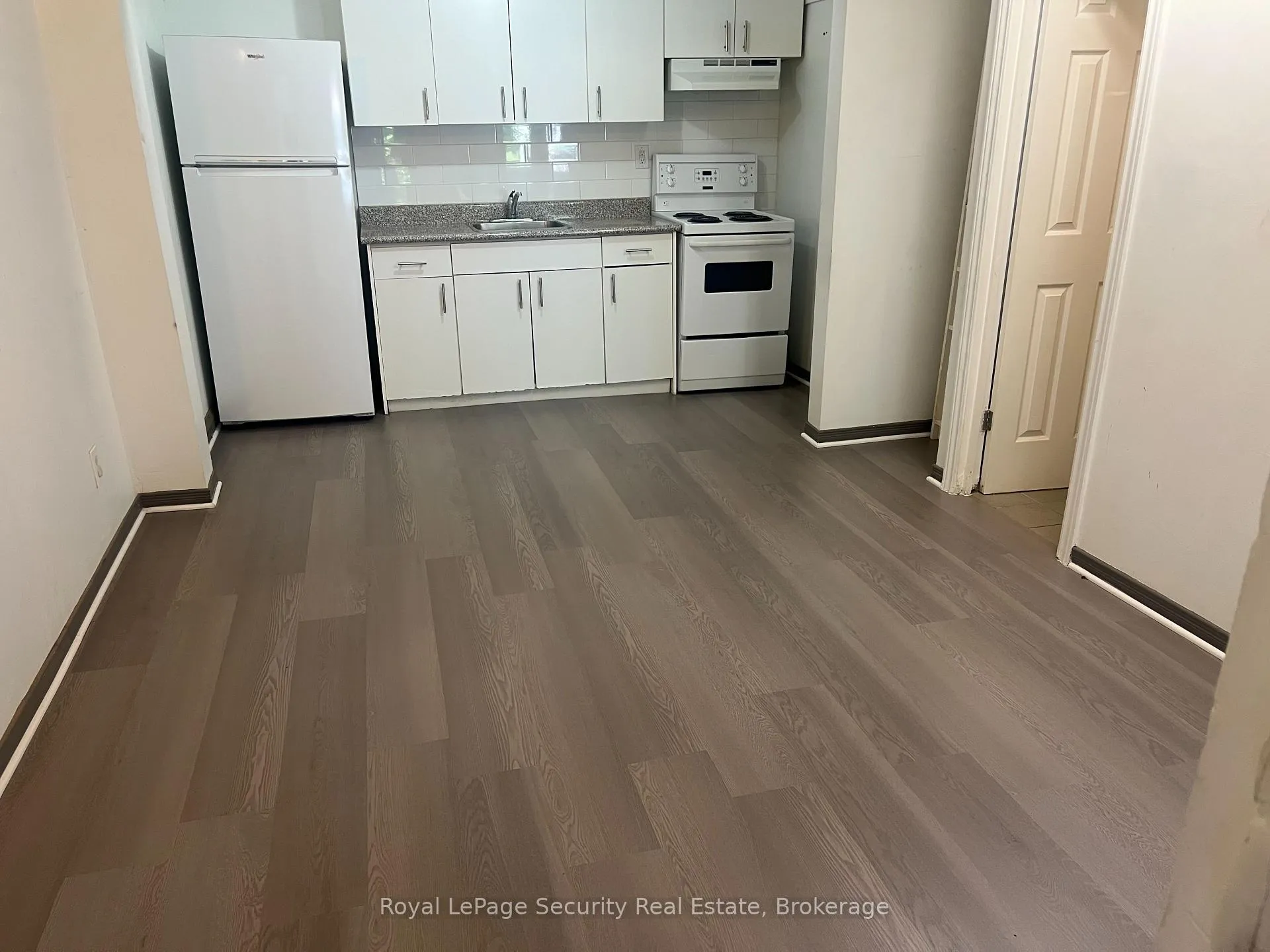 Photo 3 of 691 Barton Street E, Hamilton, Stipley — HOMEH
