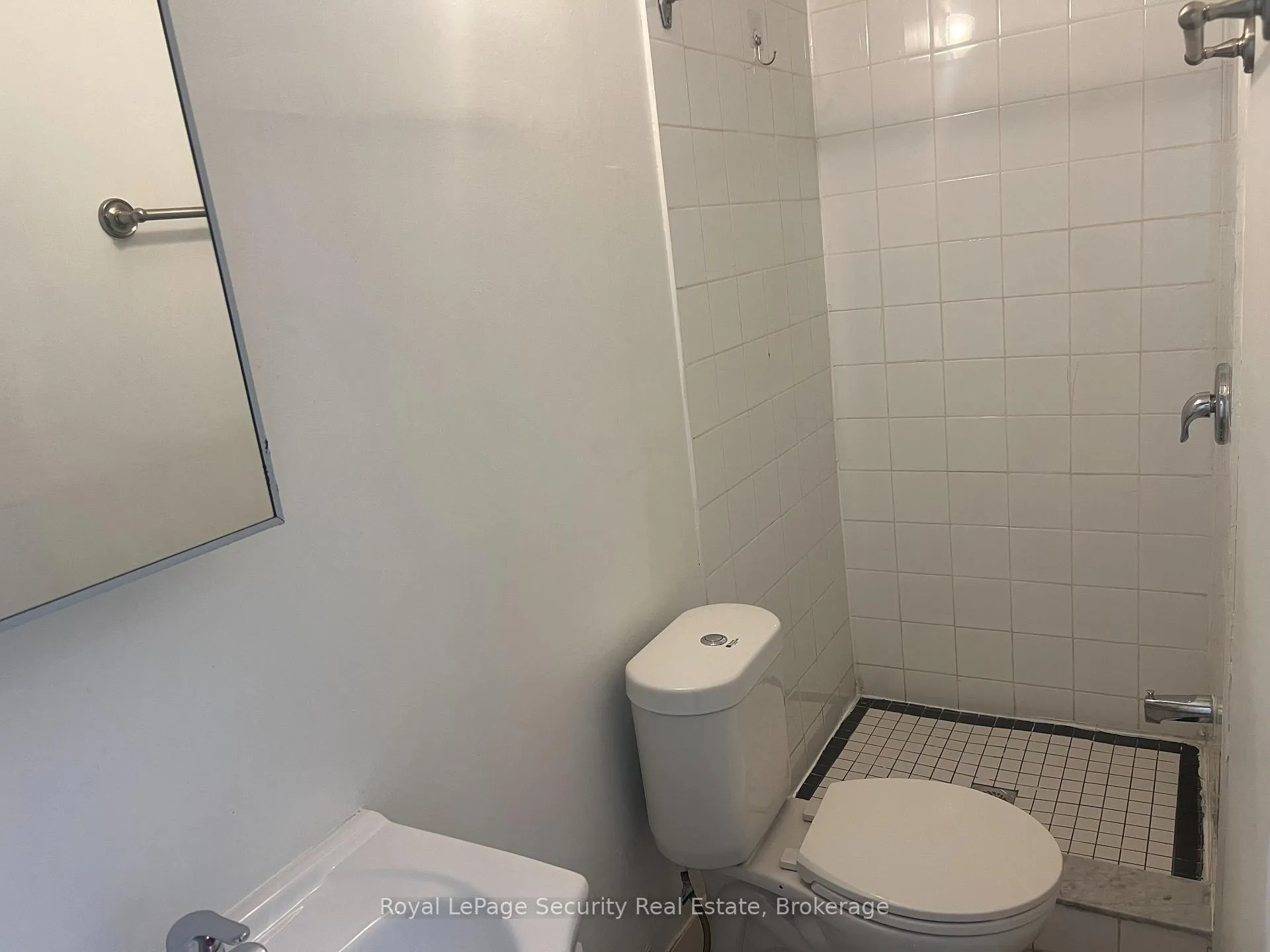 Photo 6 of 691 Barton Street E, Hamilton, Stipley — HOMEH