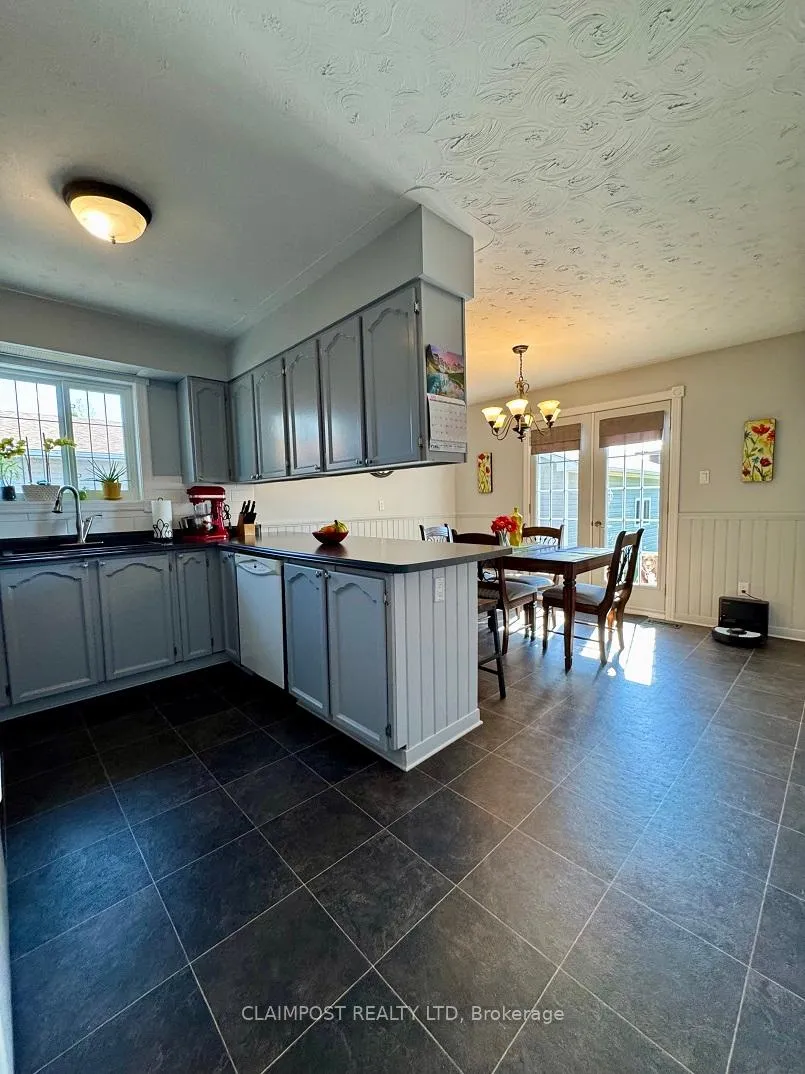 Photo 6 of 141 Rose Marie Crescent, Timmins, TNW - Riverpark — HOMEH