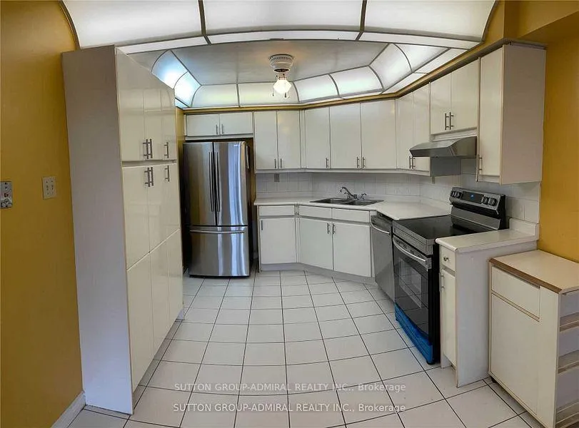 Photo 14 of Unit 302, 7300 Yonge Street, Vaughan, Crestwood-Springfarm-Yorkhill — HOMEH