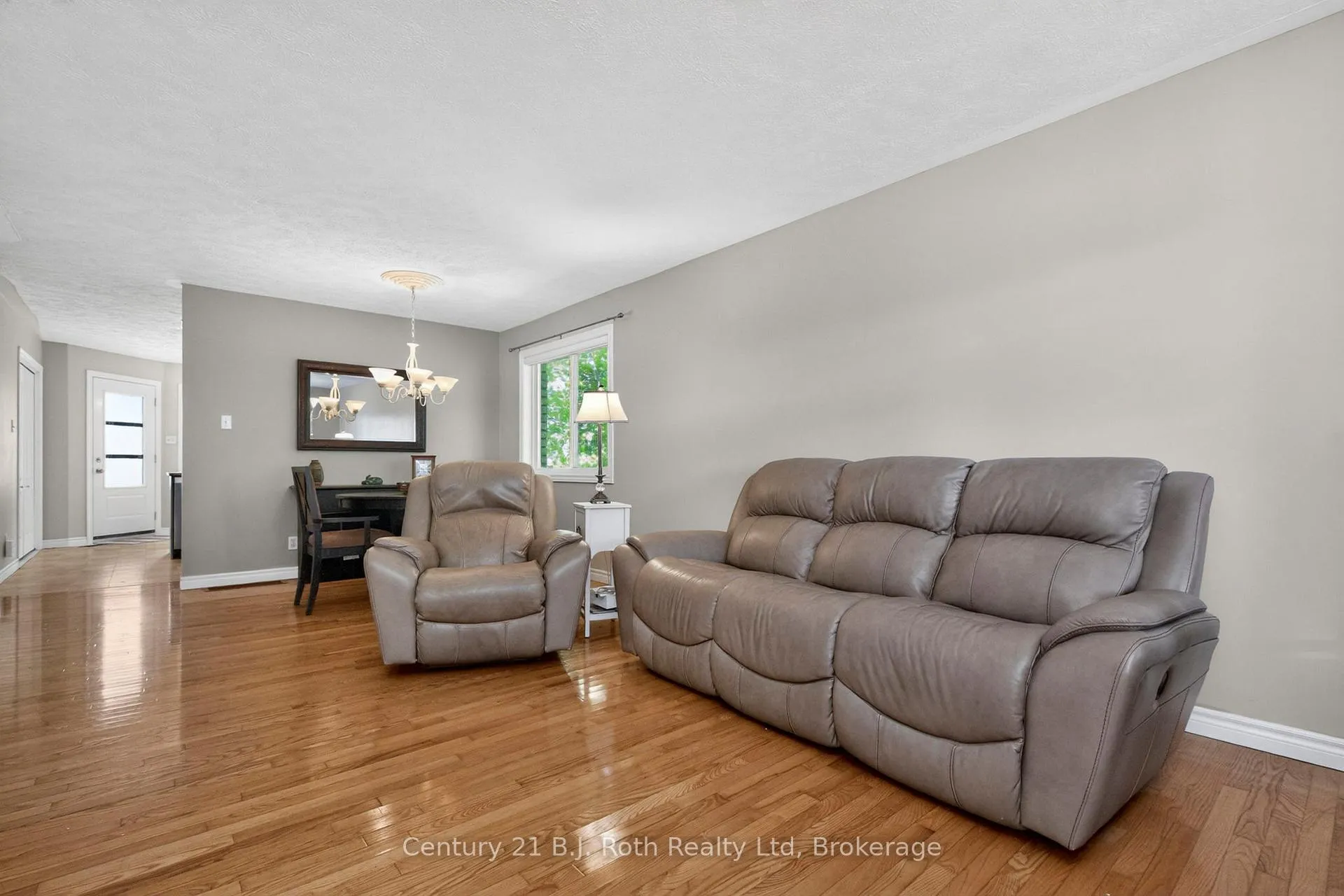 Photo 5 of 24 Marchand Drive, Penetanguishene — HOMEH