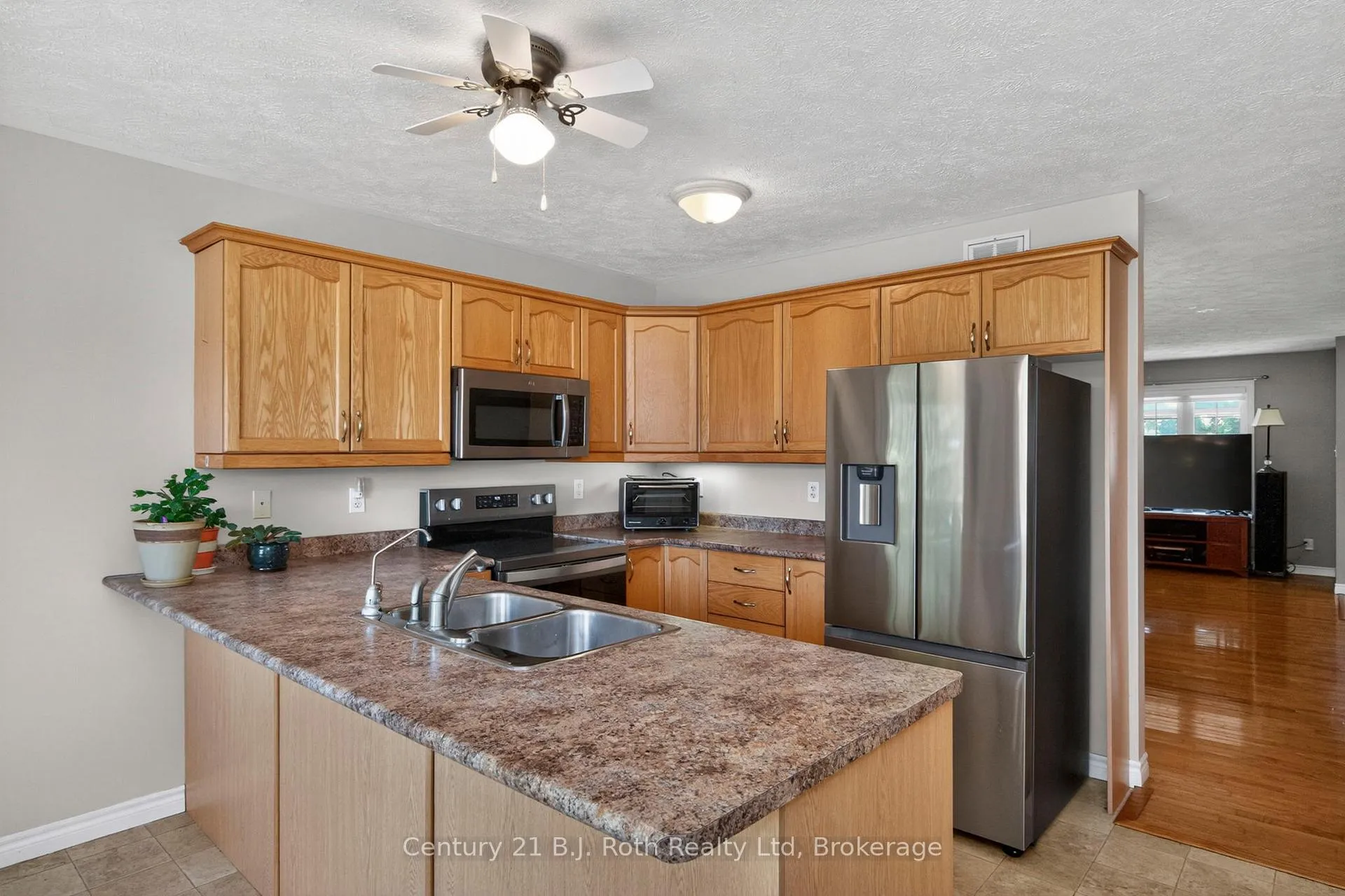 Photo 3 of 24 Marchand Drive, Penetanguishene — HOMEH