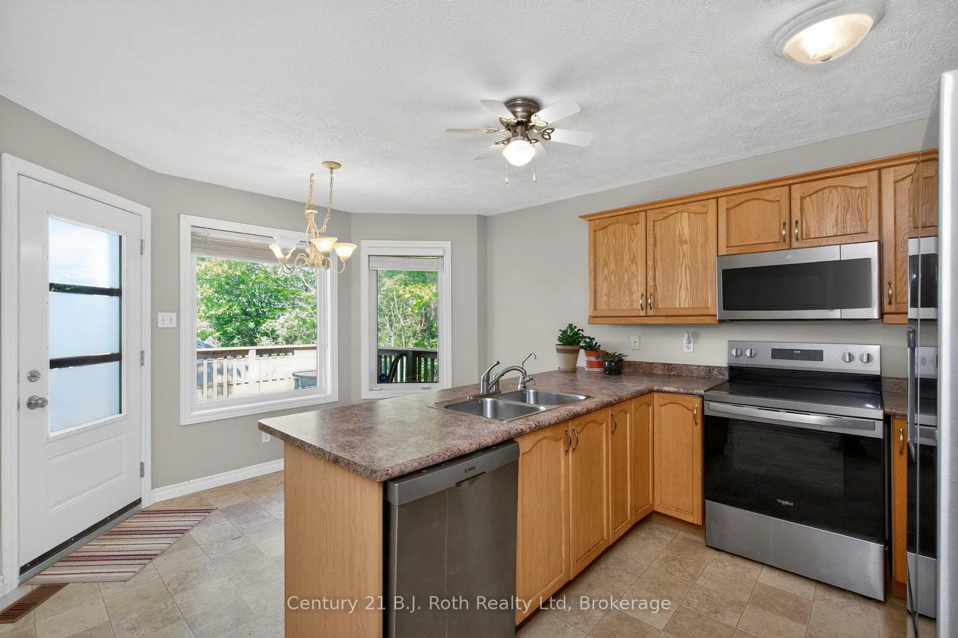 Photo 6 of 24 Marchand Drive, Penetanguishene — HOMEH