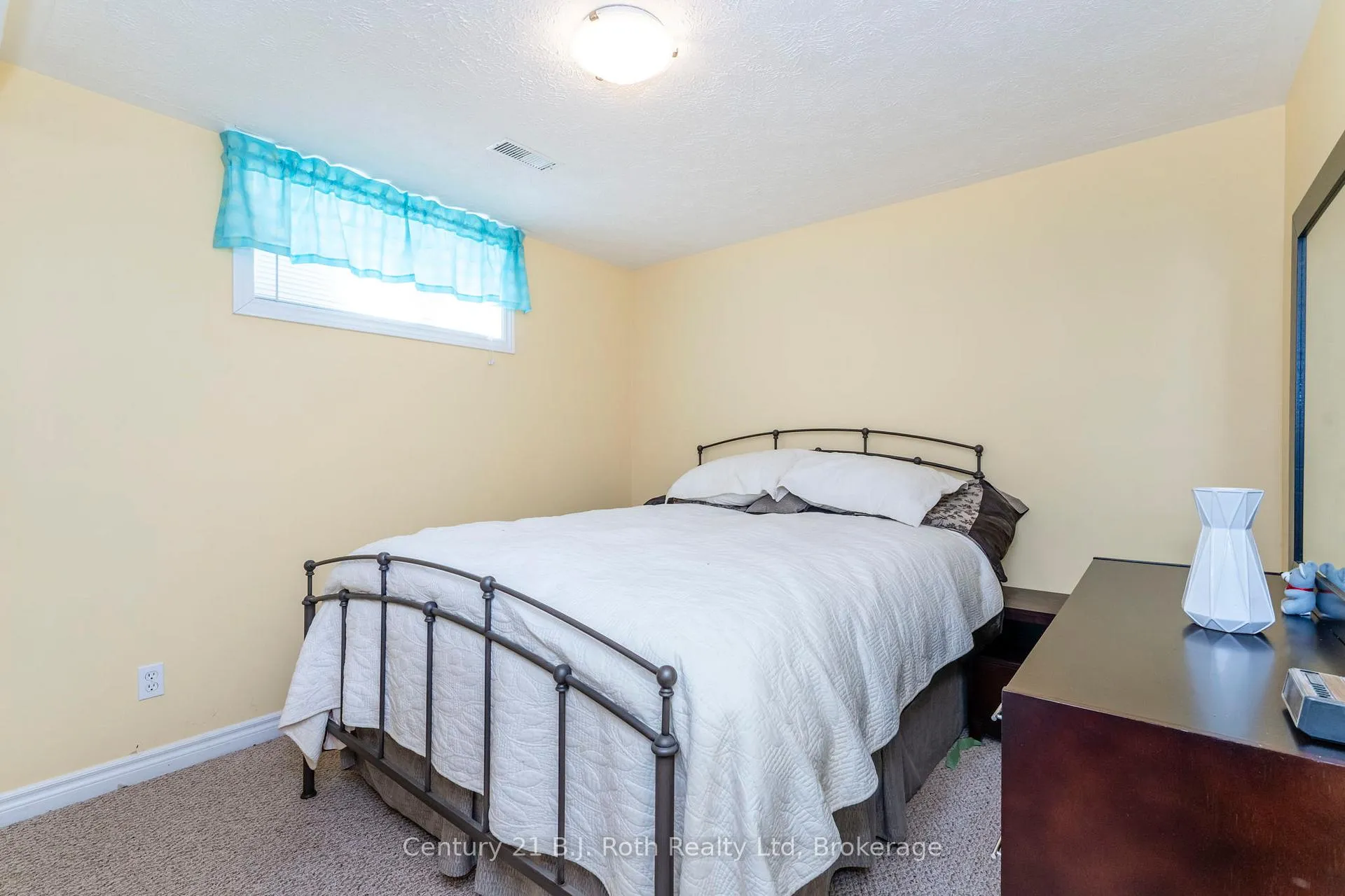 Photo 15 of 24 Marchand Drive, Penetanguishene — HOMEH