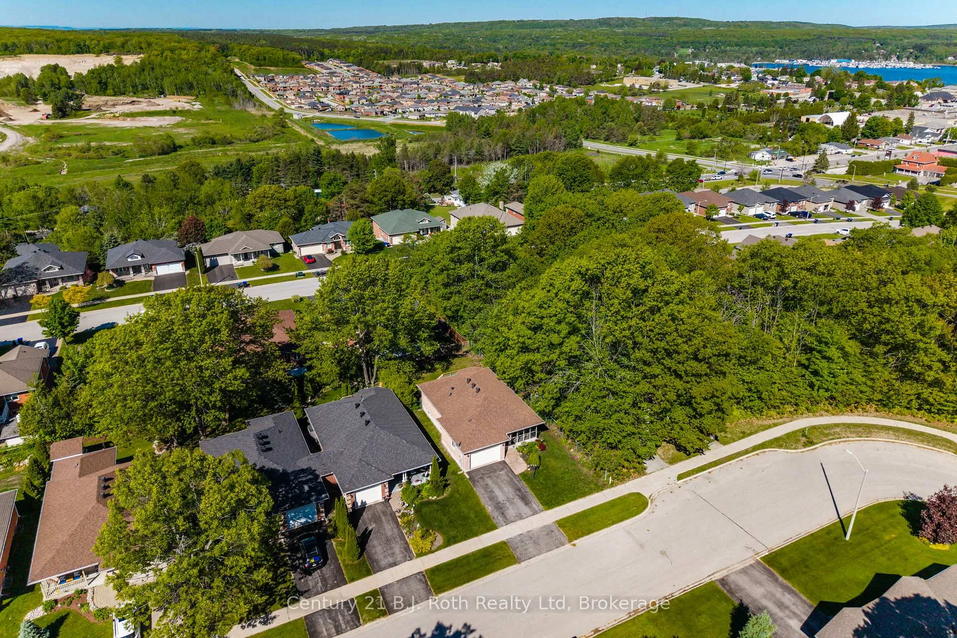 Photo 25 of 24 Marchand Drive, Penetanguishene — HOMEH