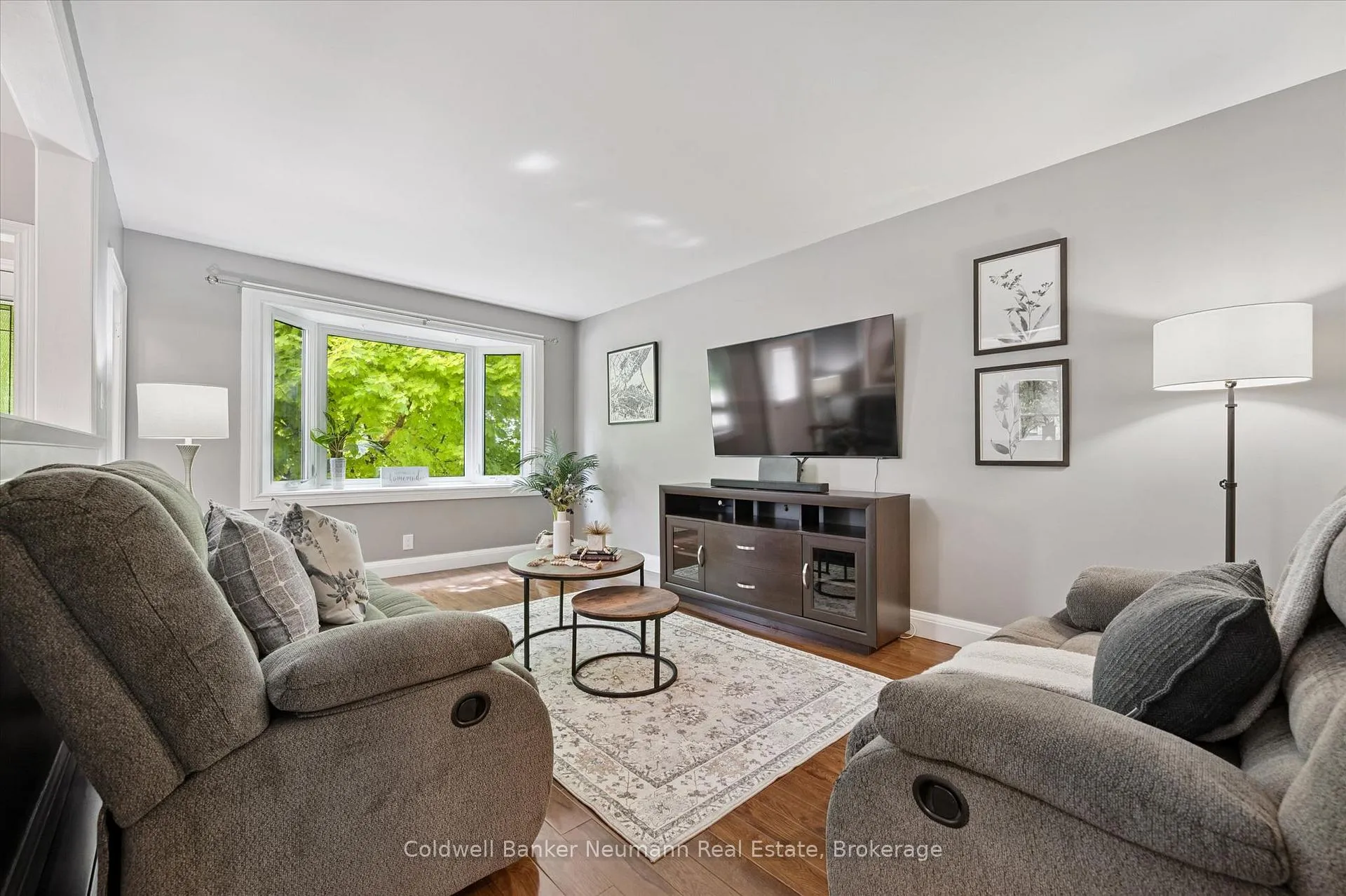 Photo 6 of 153 Winston Boulevard, Cambridge, Hespeler Village — HOMEH