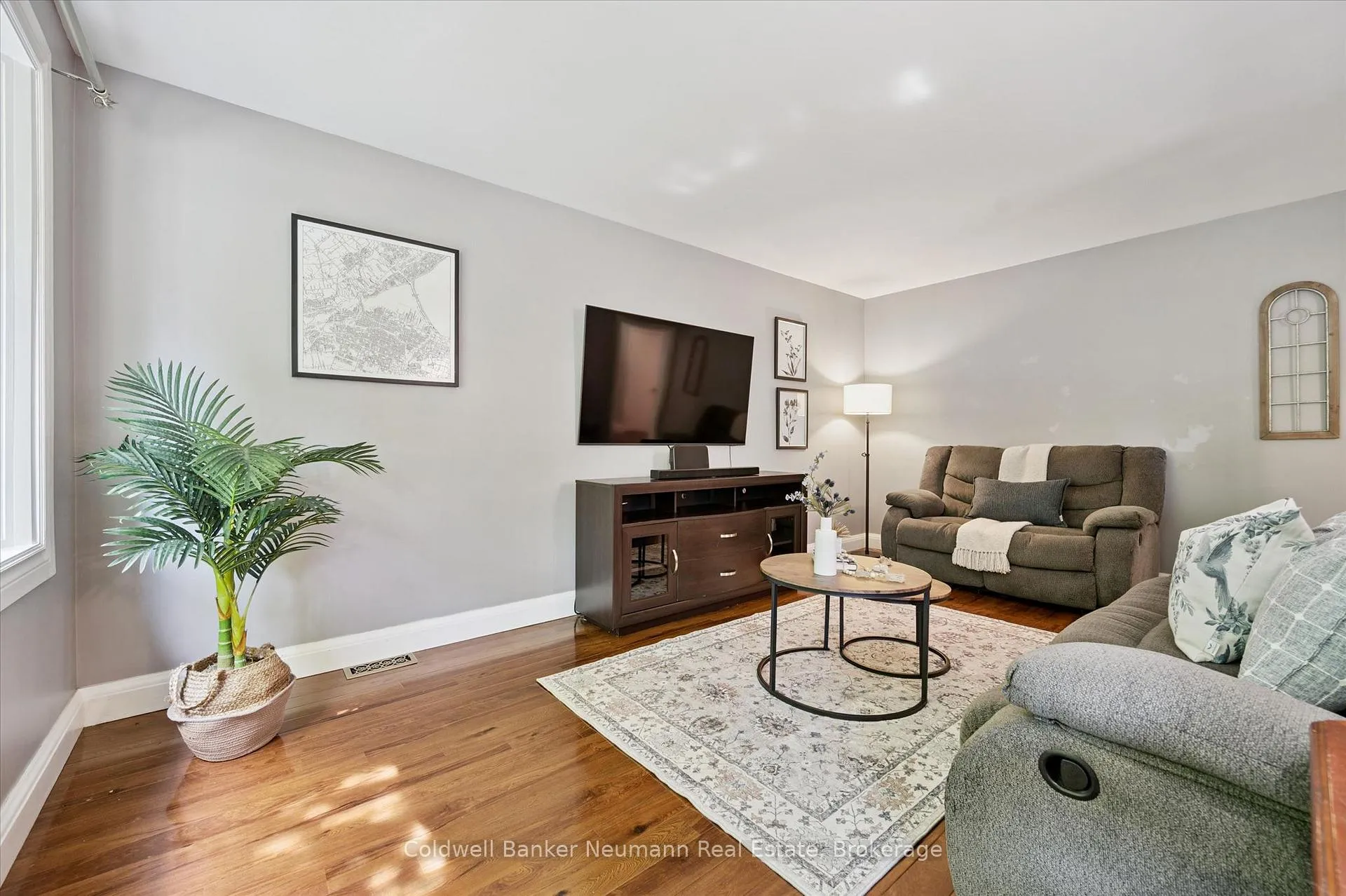 Photo 7 of 153 Winston Boulevard, Cambridge, Hespeler Village — HOMEH