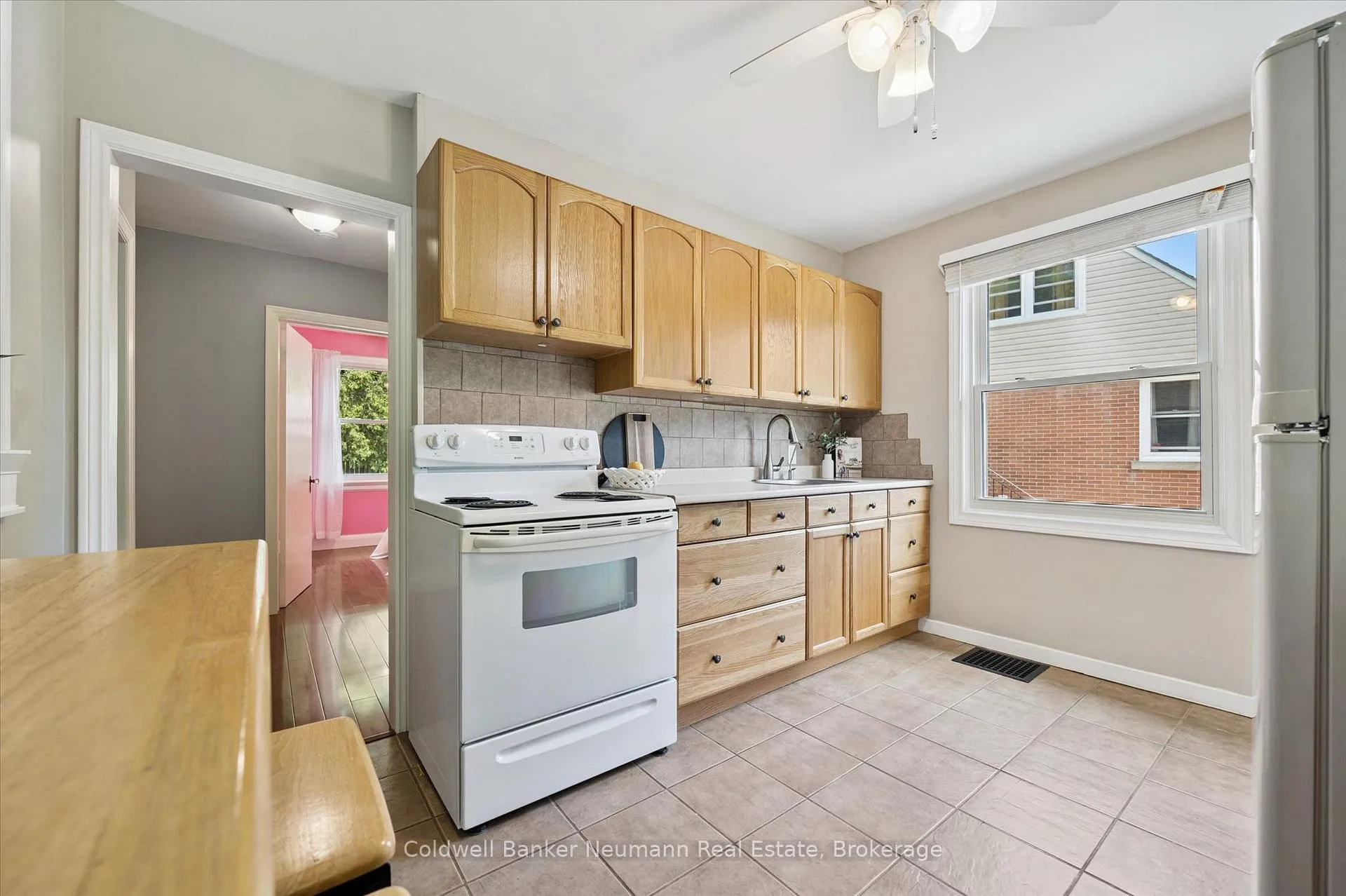 Photo 9 of 153 Winston Boulevard, Cambridge, Hespeler Village — HOMEH