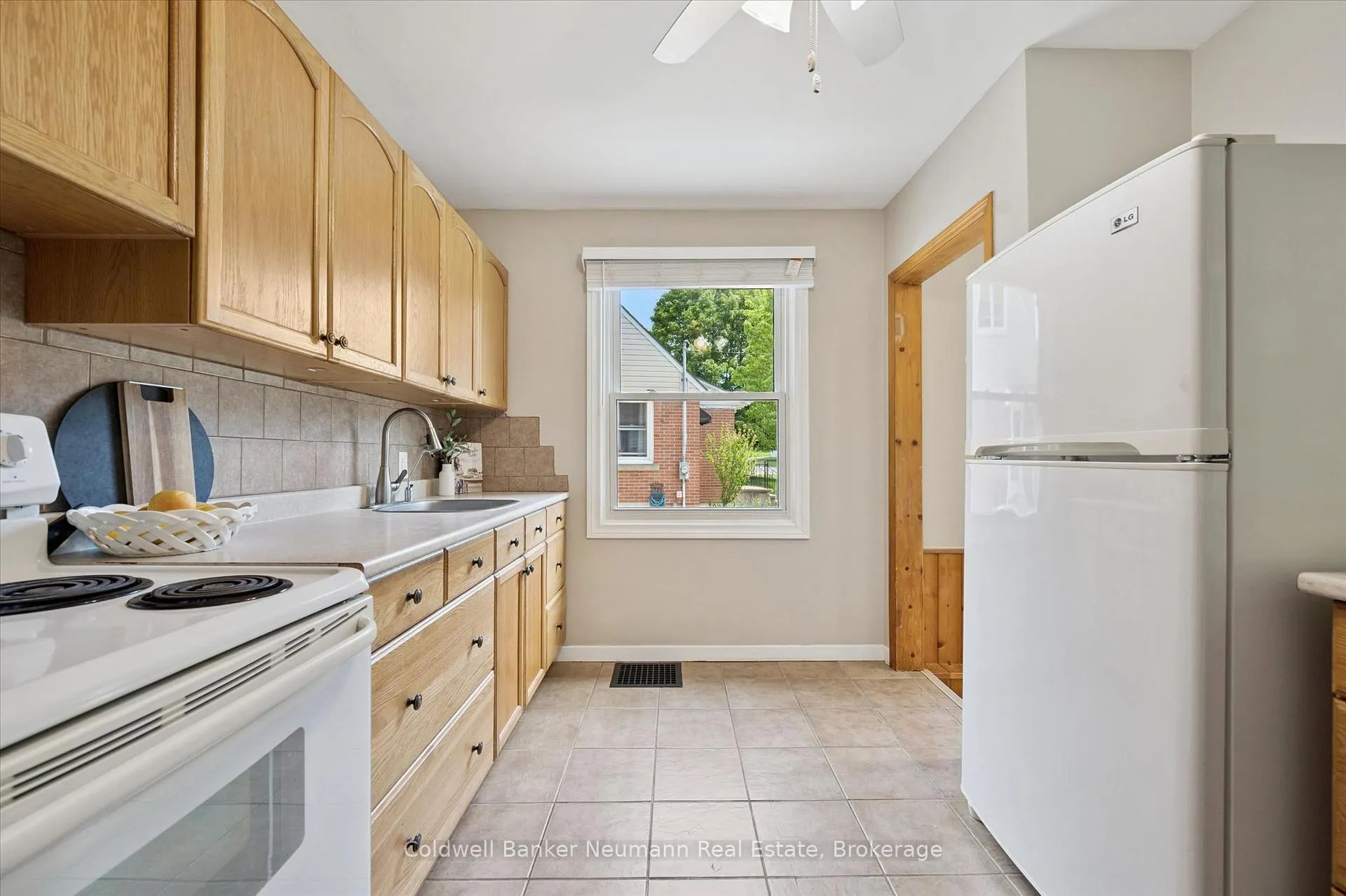 Photo 11 of 153 Winston Boulevard, Cambridge, Hespeler Village — HOMEH