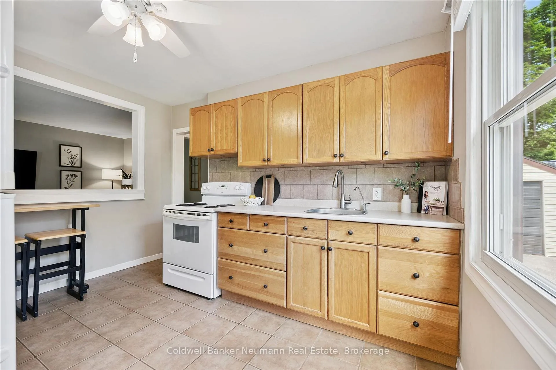 Photo 13 of 153 Winston Boulevard, Cambridge, Hespeler Village — HOMEH