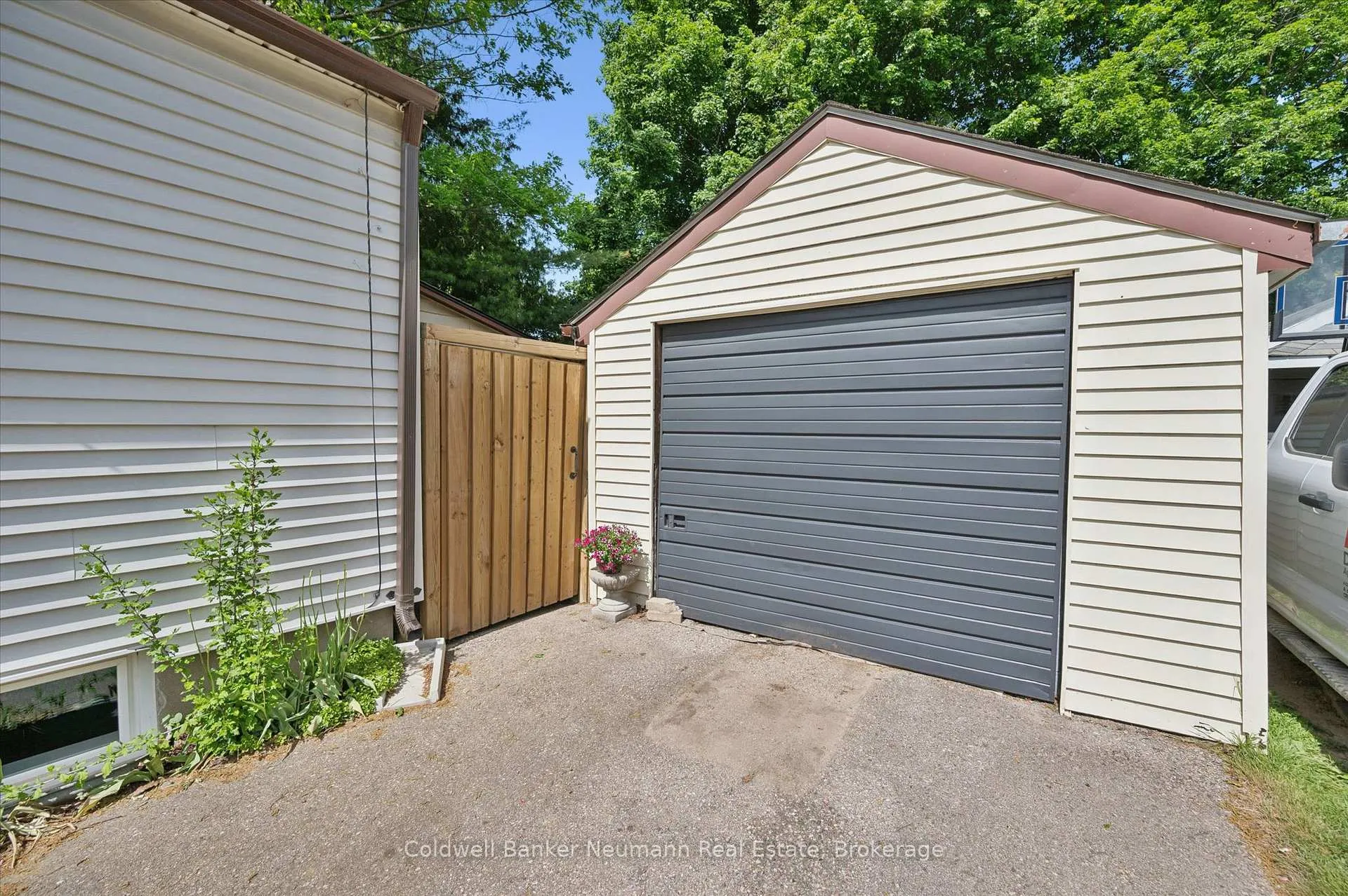 Photo 34 of 153 Winston Boulevard, Cambridge, Hespeler Village — HOMEH