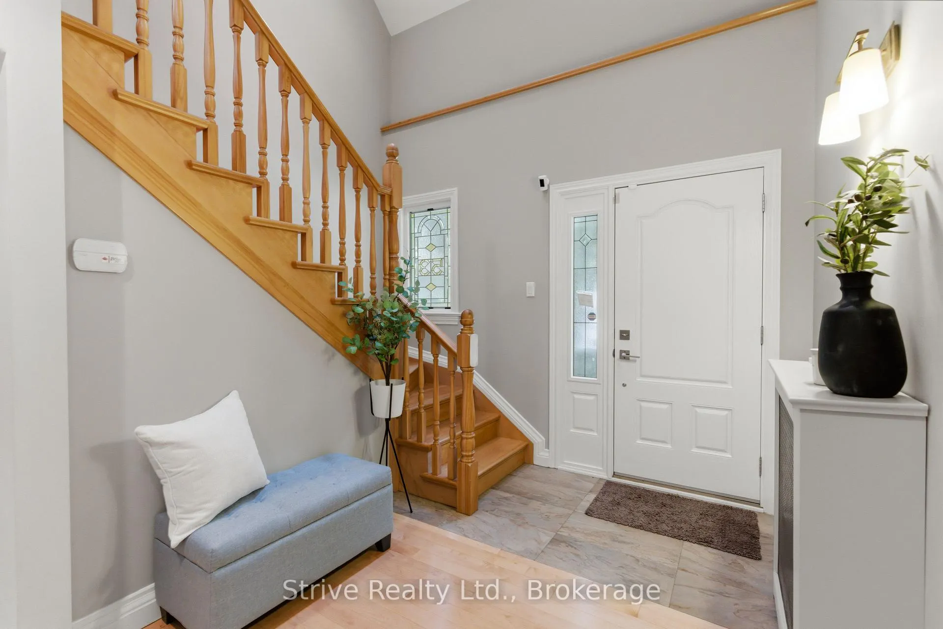 Photo 4 of 53 Monkton Avenue, Etobicoke, Stonegate-Queensway — HOMEH