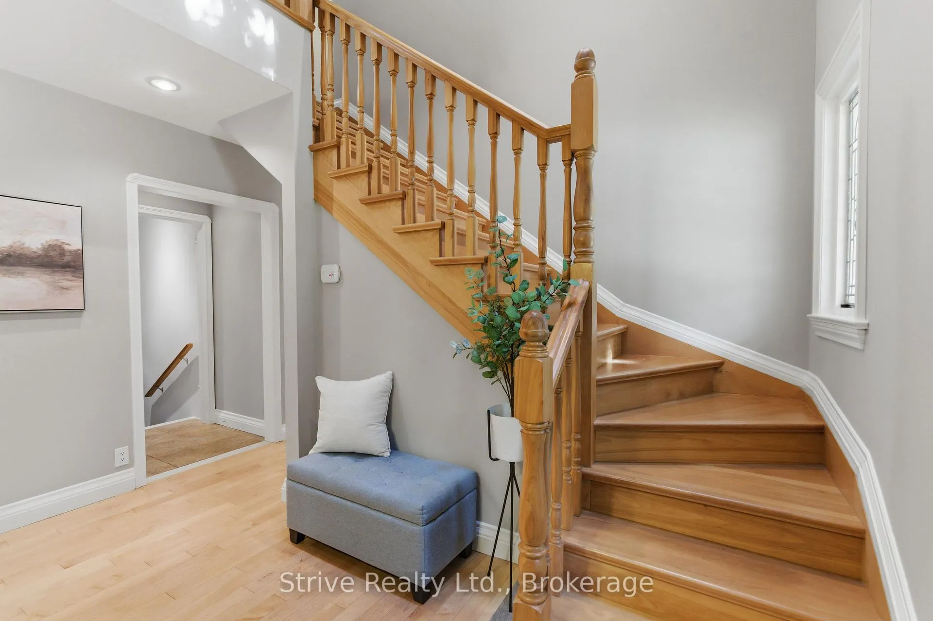 Photo 5 of 53 Monkton Avenue, Etobicoke, Stonegate-Queensway — HOMEH