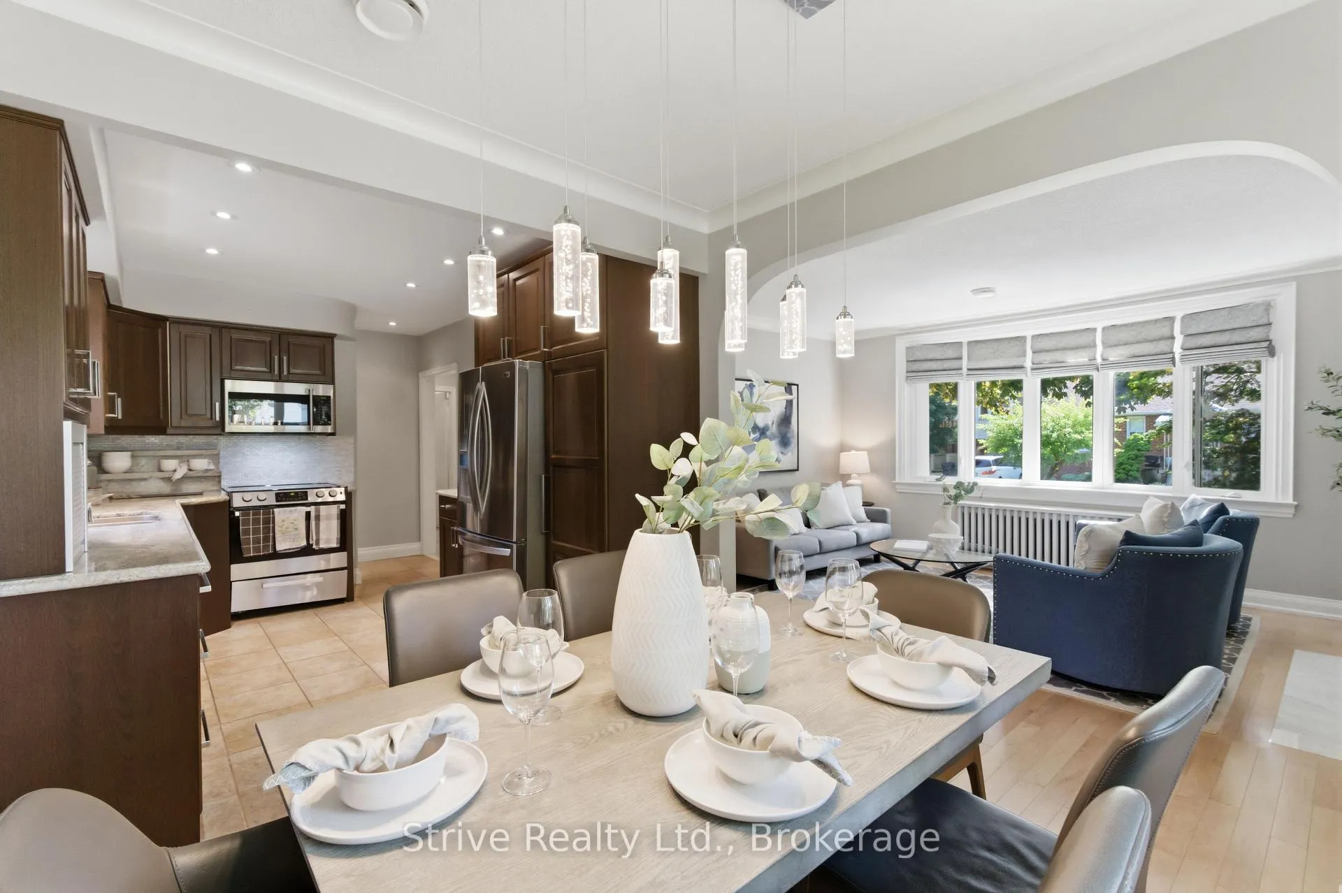 Photo 16 of 53 Monkton Avenue, Etobicoke, Stonegate-Queensway — HOMEH