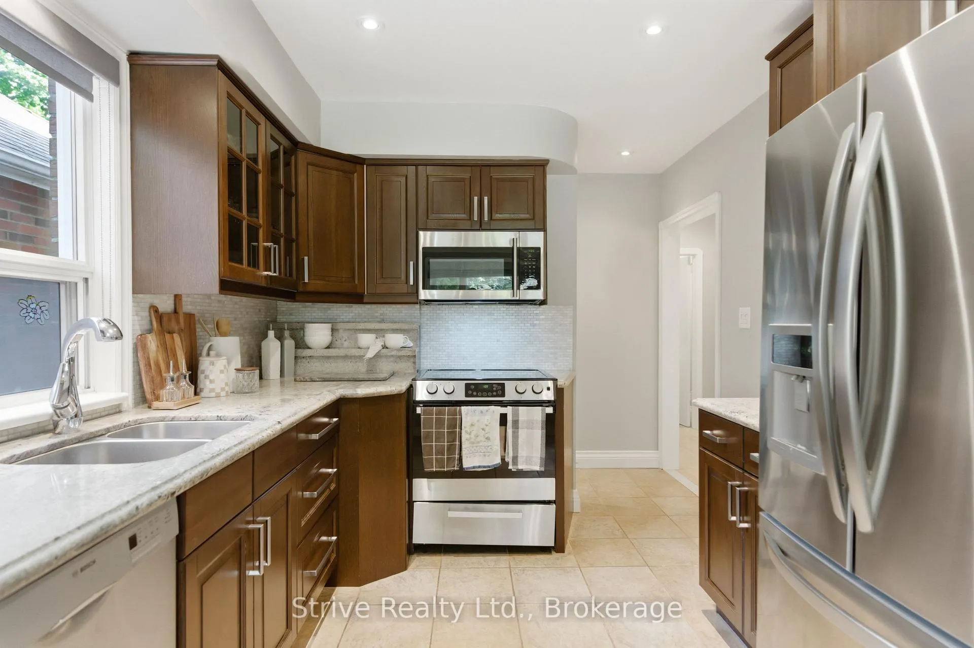Photo 20 of 53 Monkton Avenue, Etobicoke, Stonegate-Queensway — HOMEH