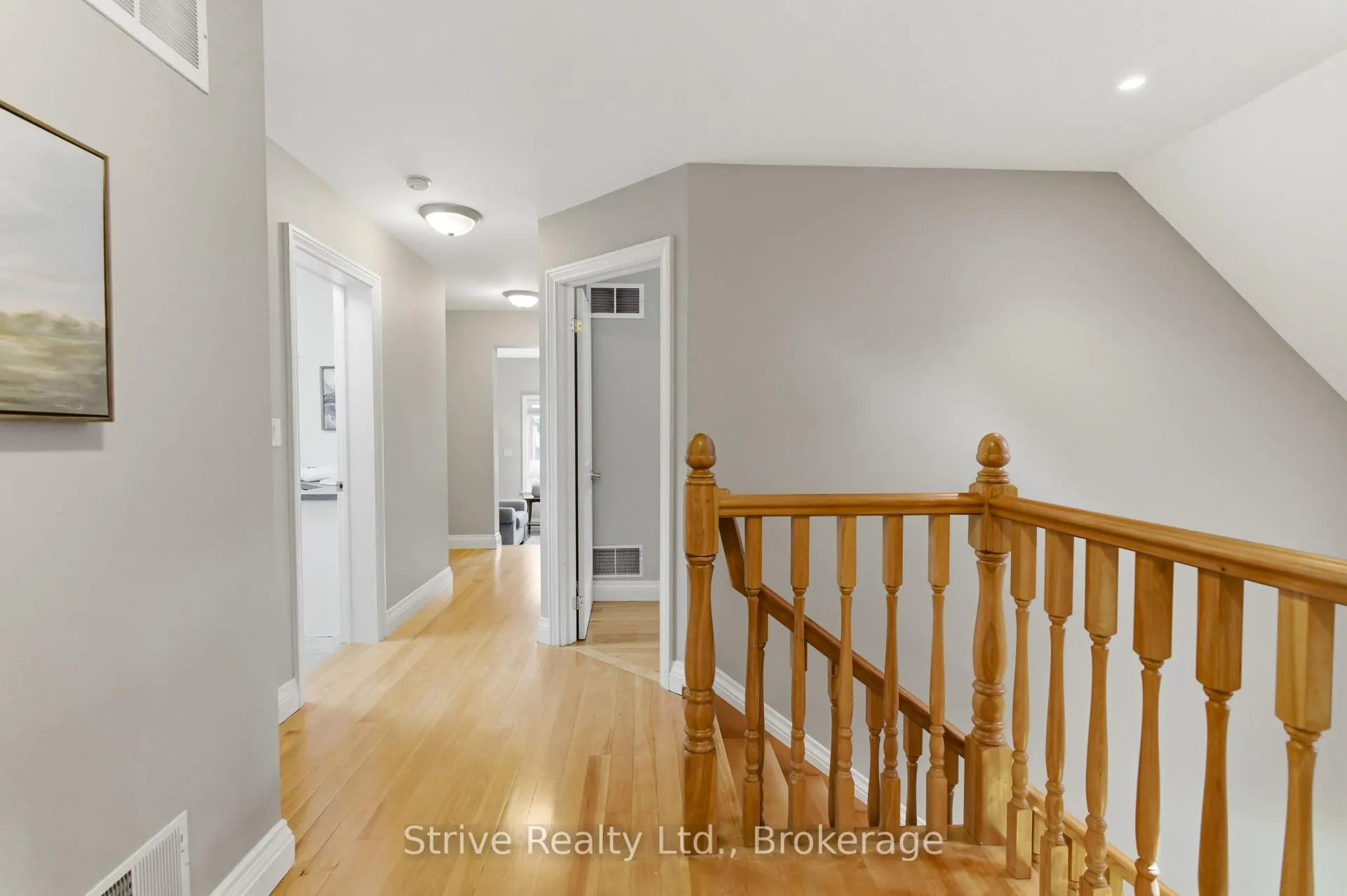 Photo 28 of 53 Monkton Avenue, Etobicoke, Stonegate-Queensway — HOMEH