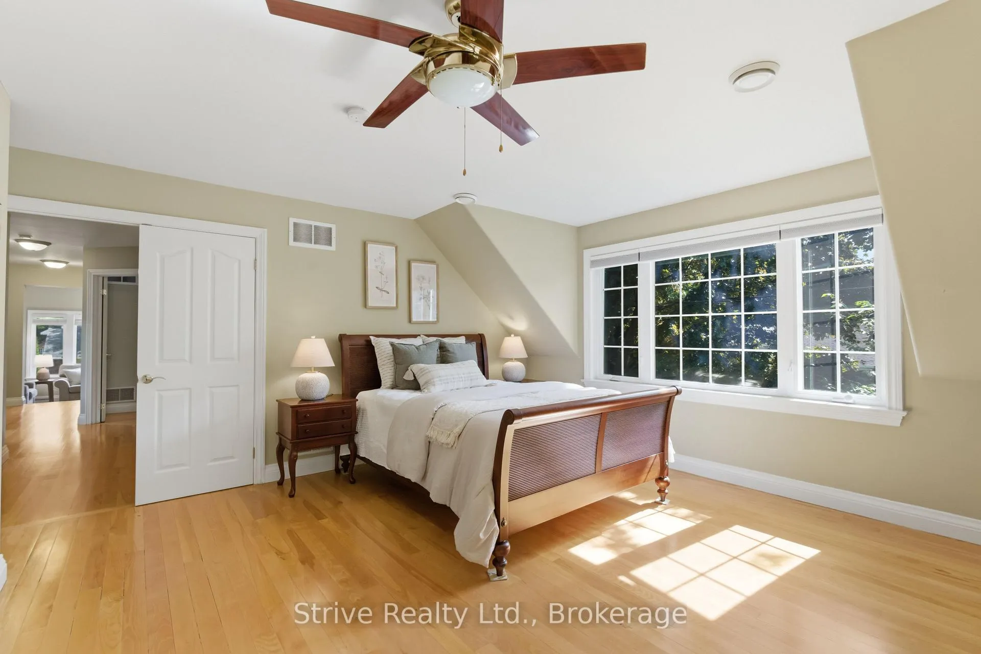 Photo 30 of 53 Monkton Avenue, Etobicoke, Stonegate-Queensway — HOMEH