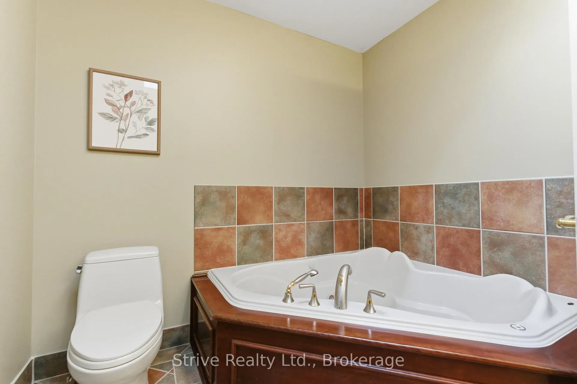 Photo 33 of 53 Monkton Avenue, Etobicoke, Stonegate-Queensway — HOMEH