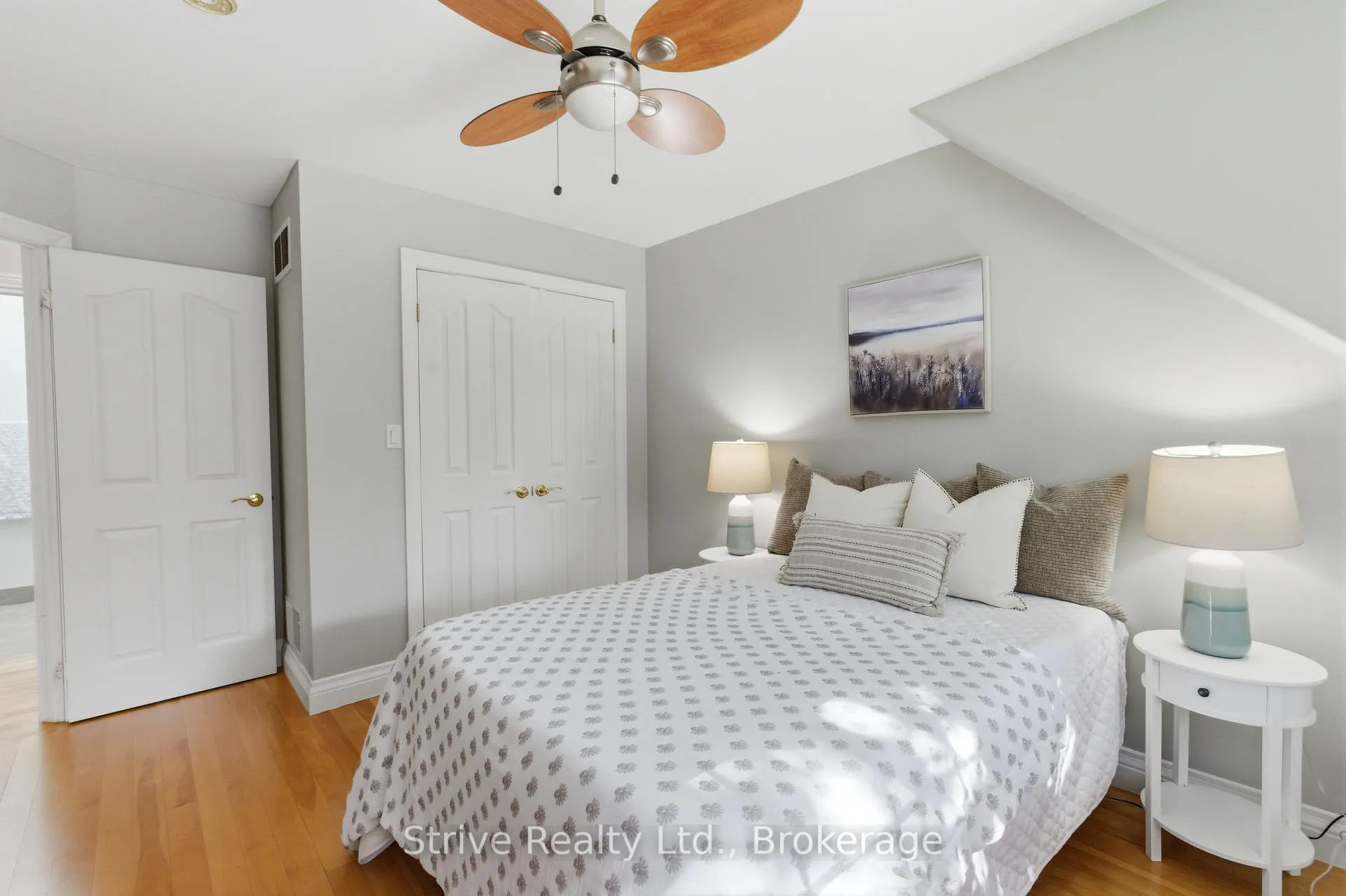 Photo 36 of 53 Monkton Avenue, Etobicoke, Stonegate-Queensway — HOMEH