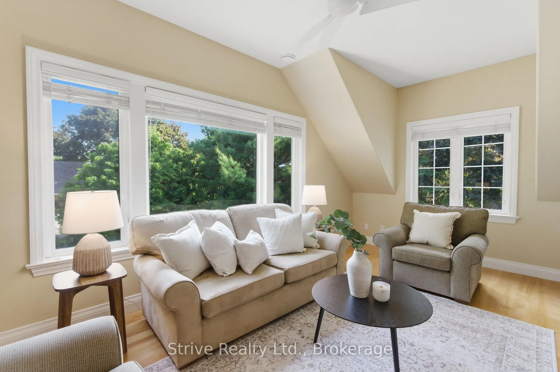 Photo 39 of 53 Monkton Avenue, Etobicoke, Stonegate-Queensway — HOMEH