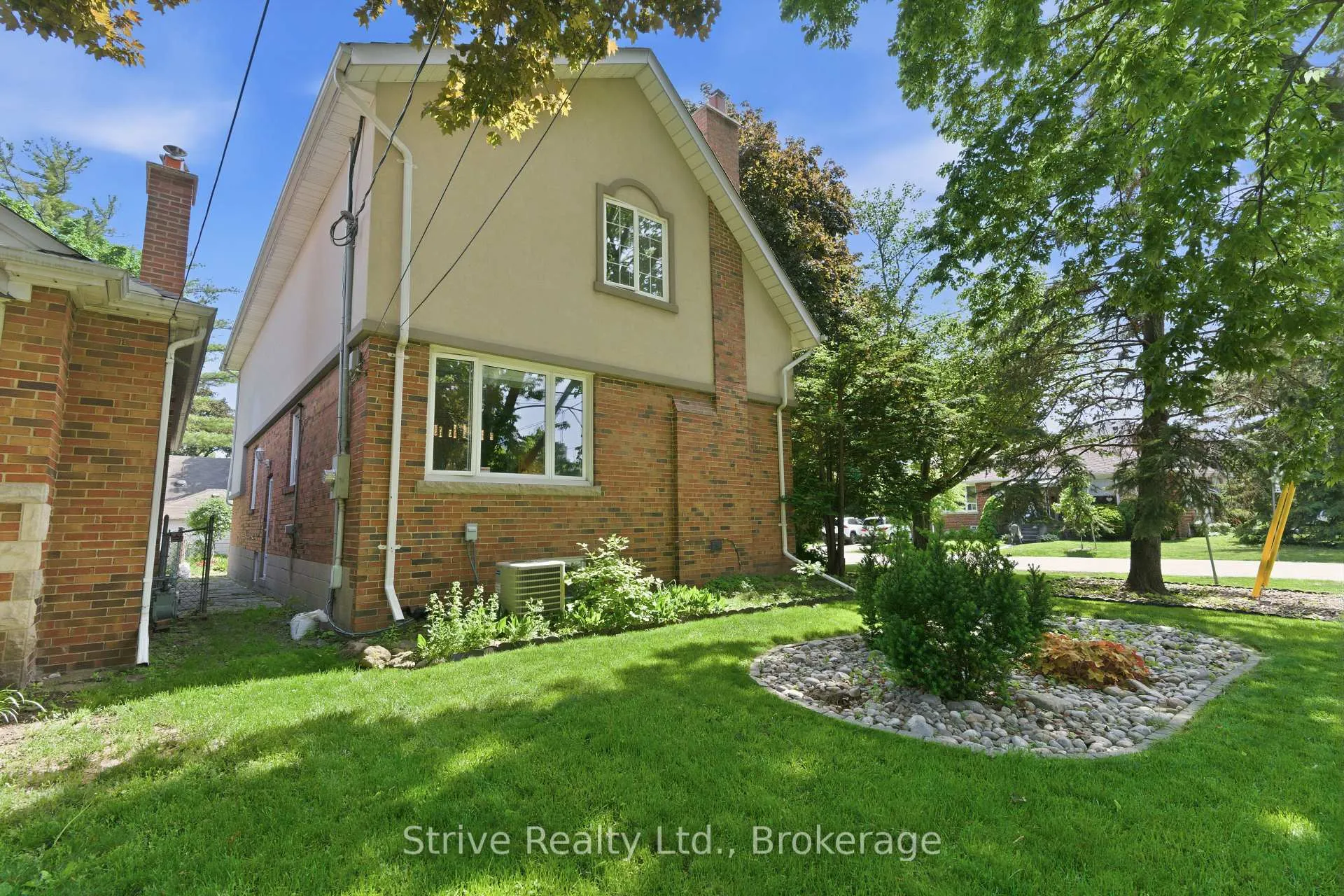 Photo 44 of 53 Monkton Avenue, Etobicoke, Stonegate-Queensway — HOMEH