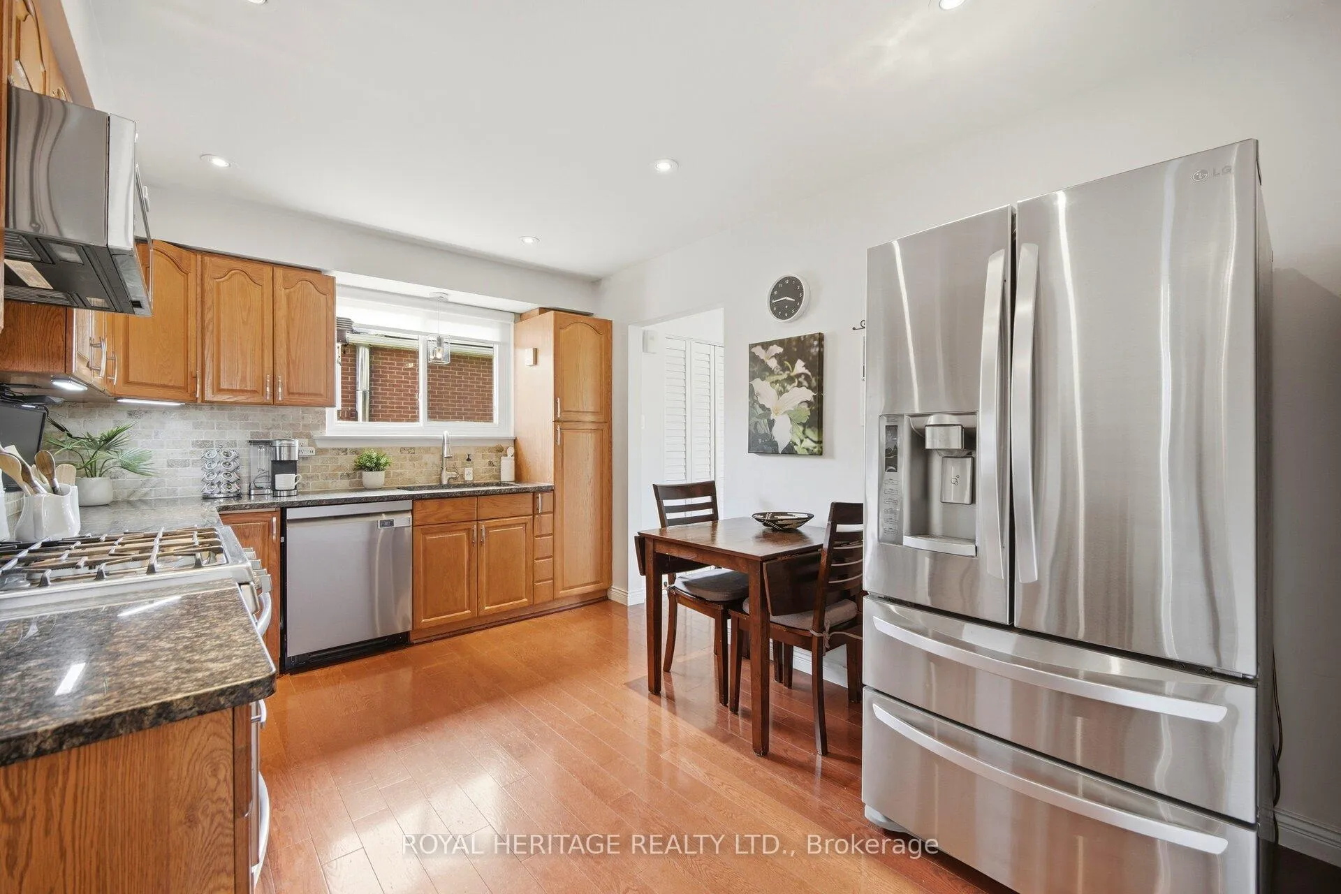 Photo 9 of 115 Clover Ridge Drive E, Ajax, South East — HOMEH