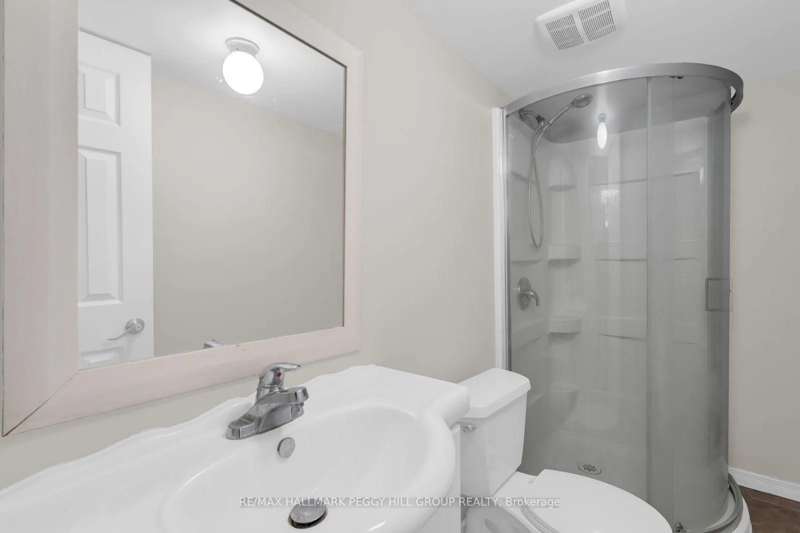 Photo 11 of 24 Geddes Crescent, Barrie, Northwest — HOMEH