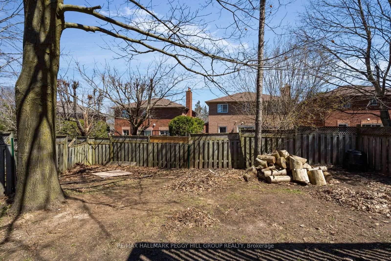Photo 15 of 24 Geddes Crescent, Barrie, Northwest — HOMEH
