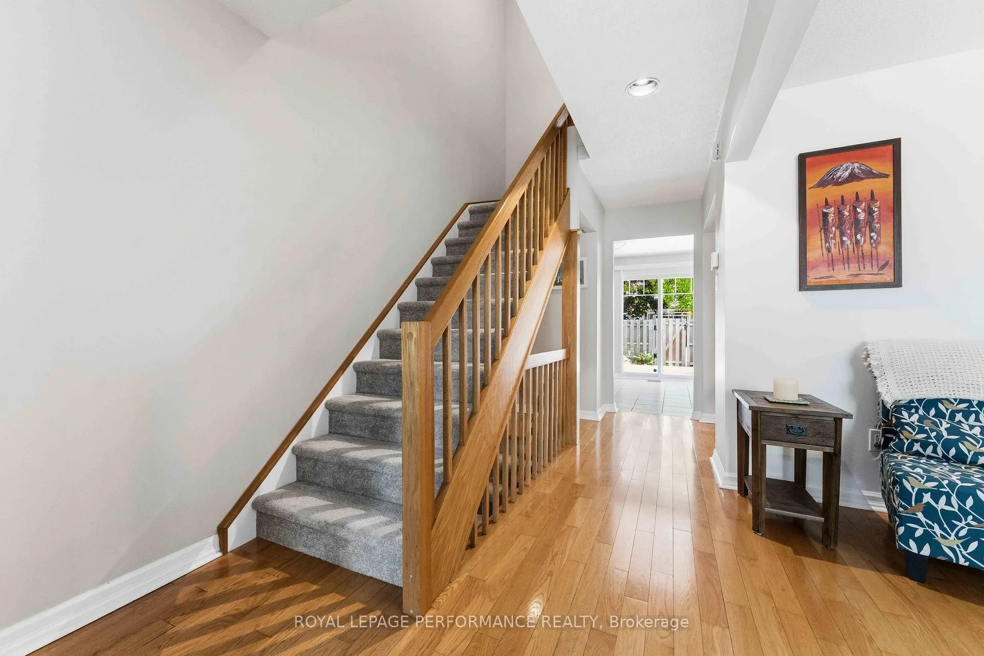 Photo 3 of Unit 5, 2051 Jasmine Crescent, Ottawa, Beacon Hill South — HOMEH